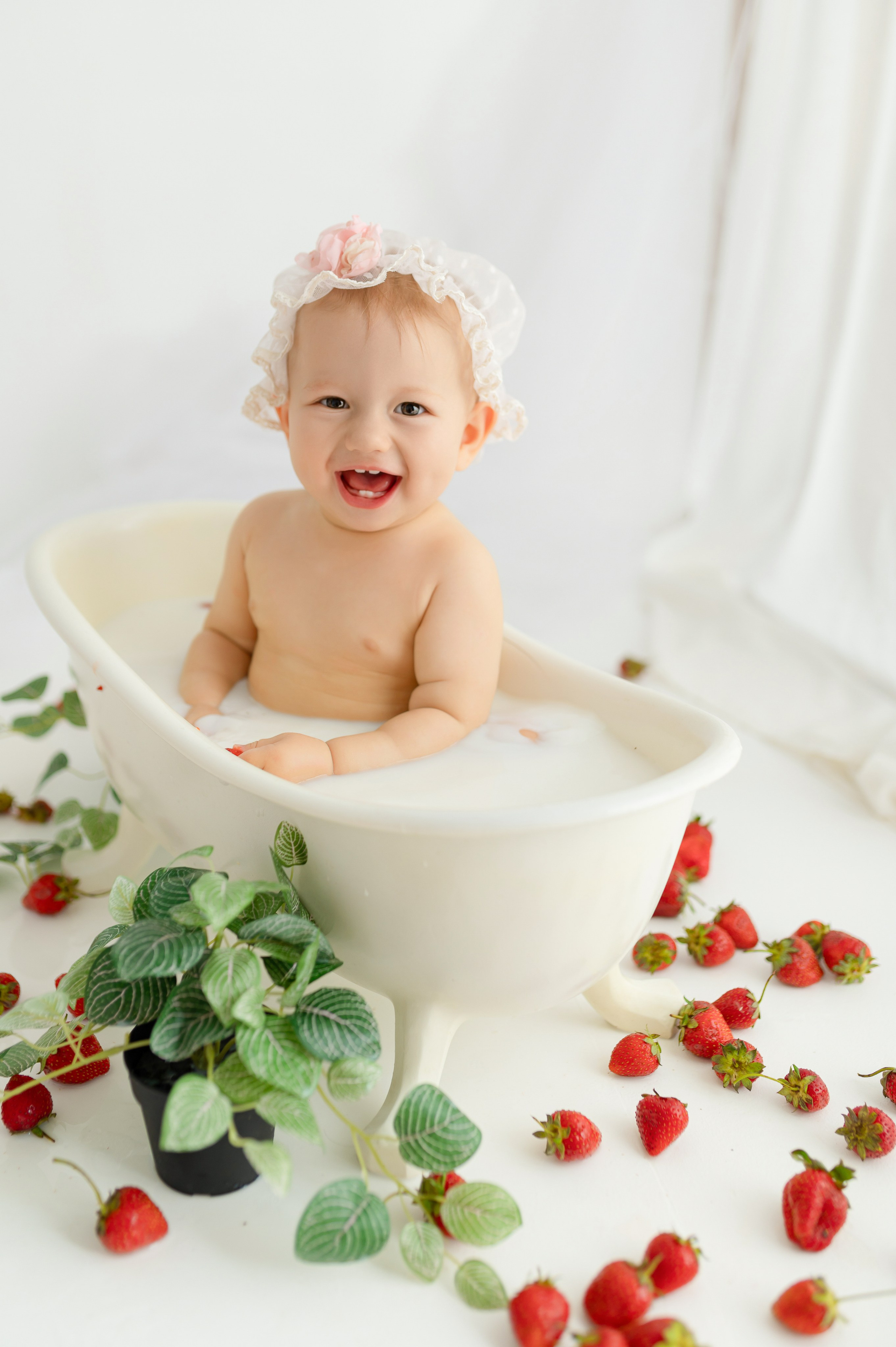 Молочная ванна. Детский фотограф в городе Жуковский Алиса Коробанова