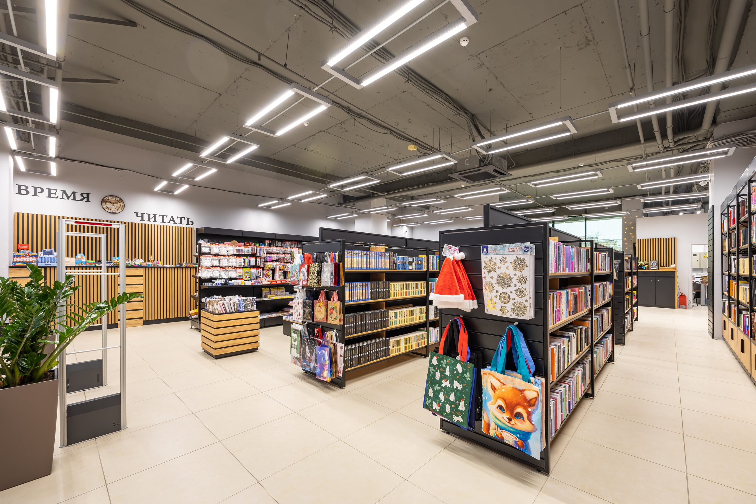 Съемка для производителя торгового оборудования в ТЦ «Серпантин». Интерьерный фотограф в Москве Сергей Чекмезов