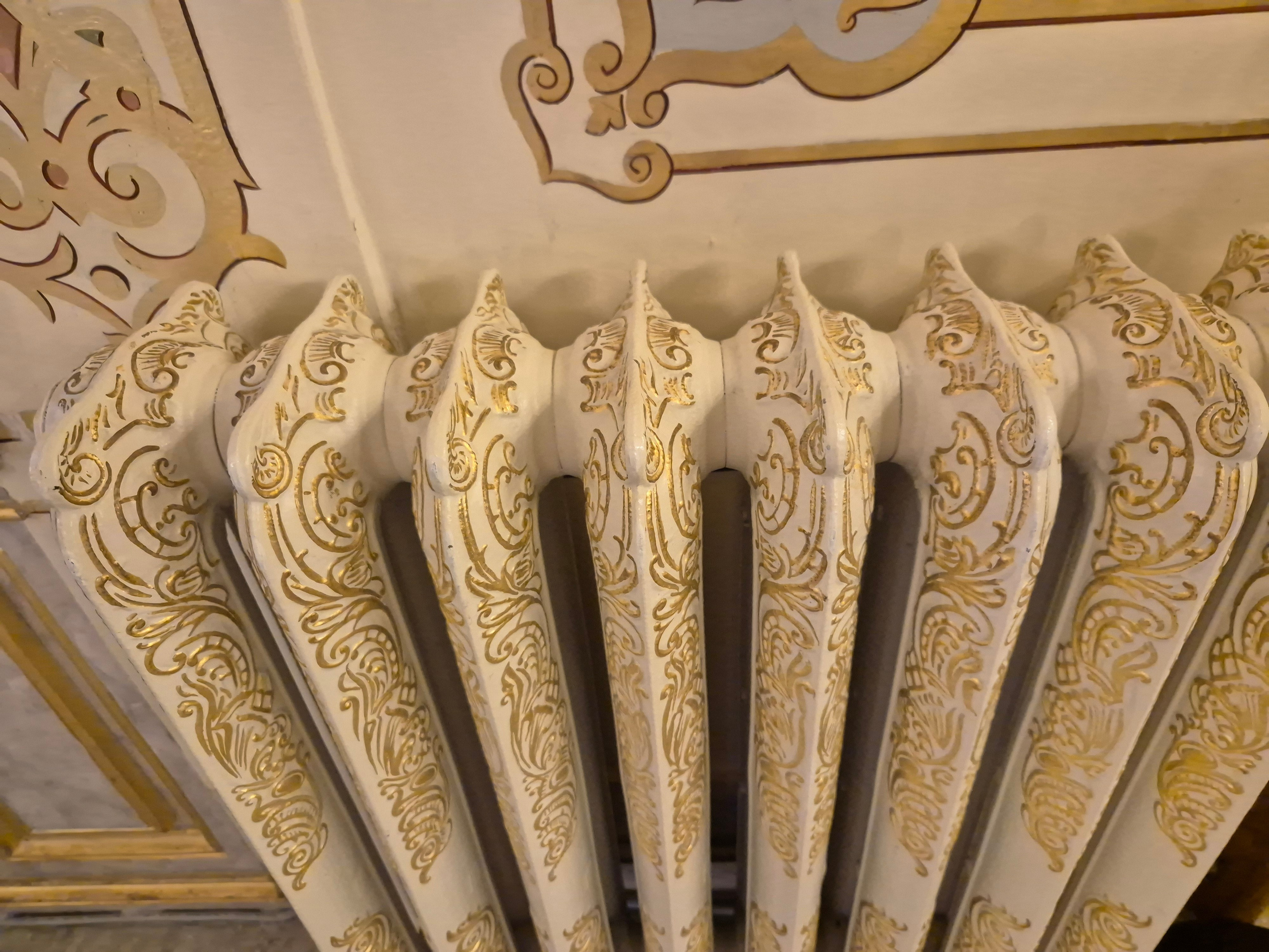 Просто батарея обогрева. Многие воспринимают Турцию, как страну средневековых построек и мечетей. Но в конце XIX в страна сделала огромный скачок в развитии культуры, технологий