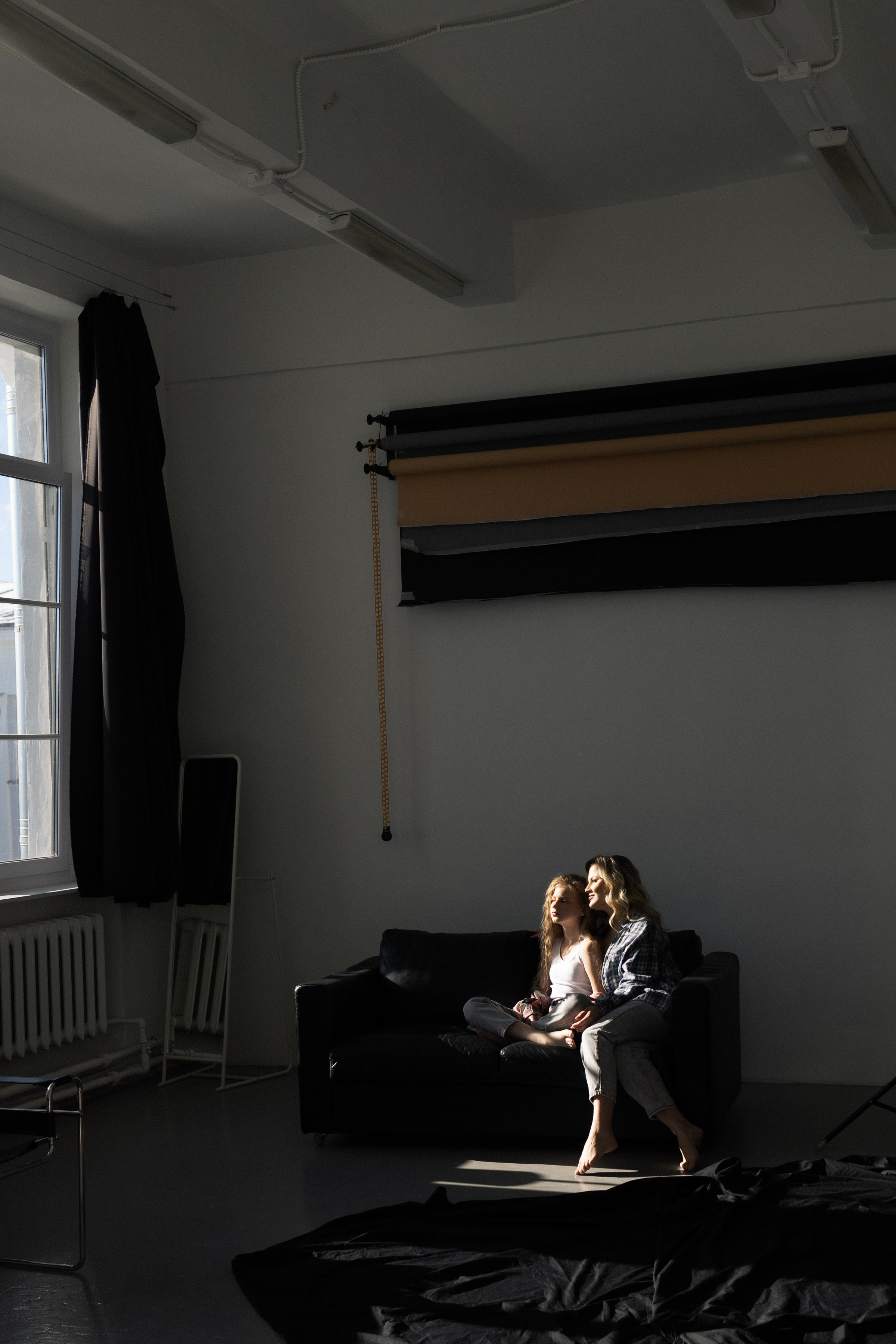 Мама и дочь. Портретный фотограф СПб, женский фотограф, минимализм и эстетика