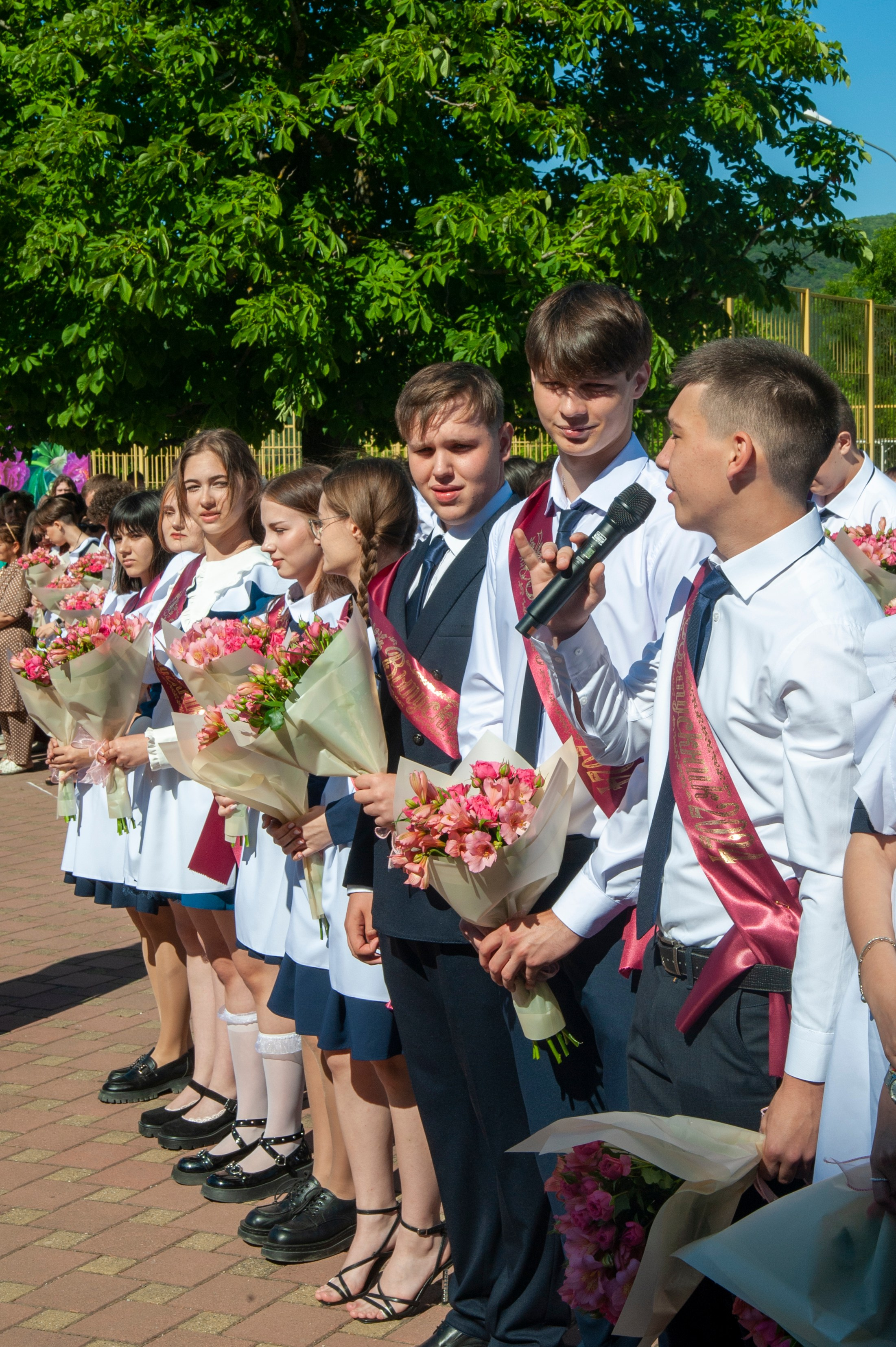 Последний Звонок МАОУ СОШ № 17 им. Эдуарда Есаяна — Архипо-Осиповка. Свадебный и семейный фотограф Денис Лукьянов в Краснодаре, Краснодарском крае и Республике Крым