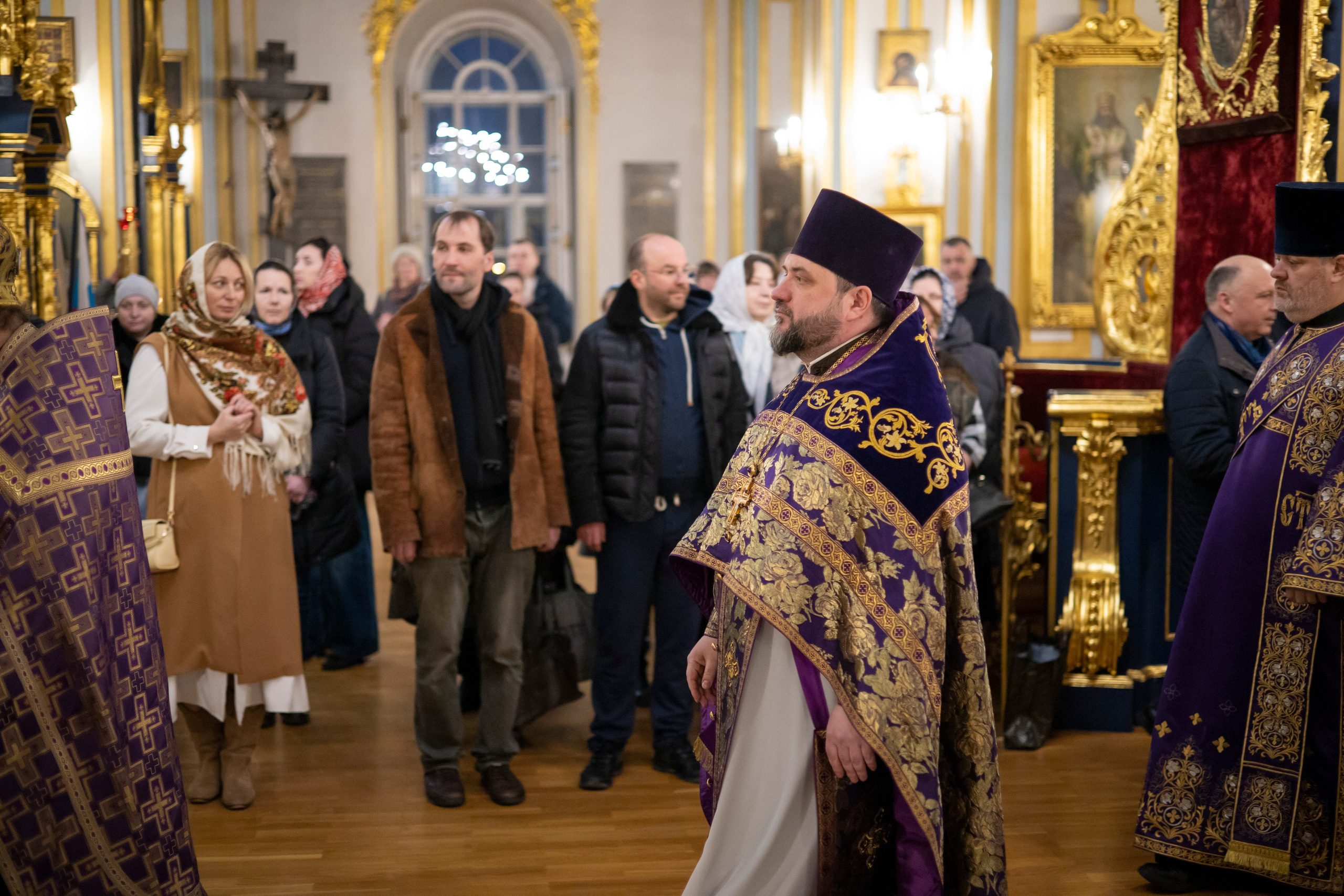 ВСЕНОЩНОЕ БДЕНИЕ С ЧИНОМ ИЗНЕСЕНИЯ ЧЕСТНОГО И ЖИВОТВОРЯЩЕГО КРЕСТА ГОСПОДНЯ. НИКОЛО-БОГОЯВЛЕНСКИЙ МОРСКОЙ СОБОР