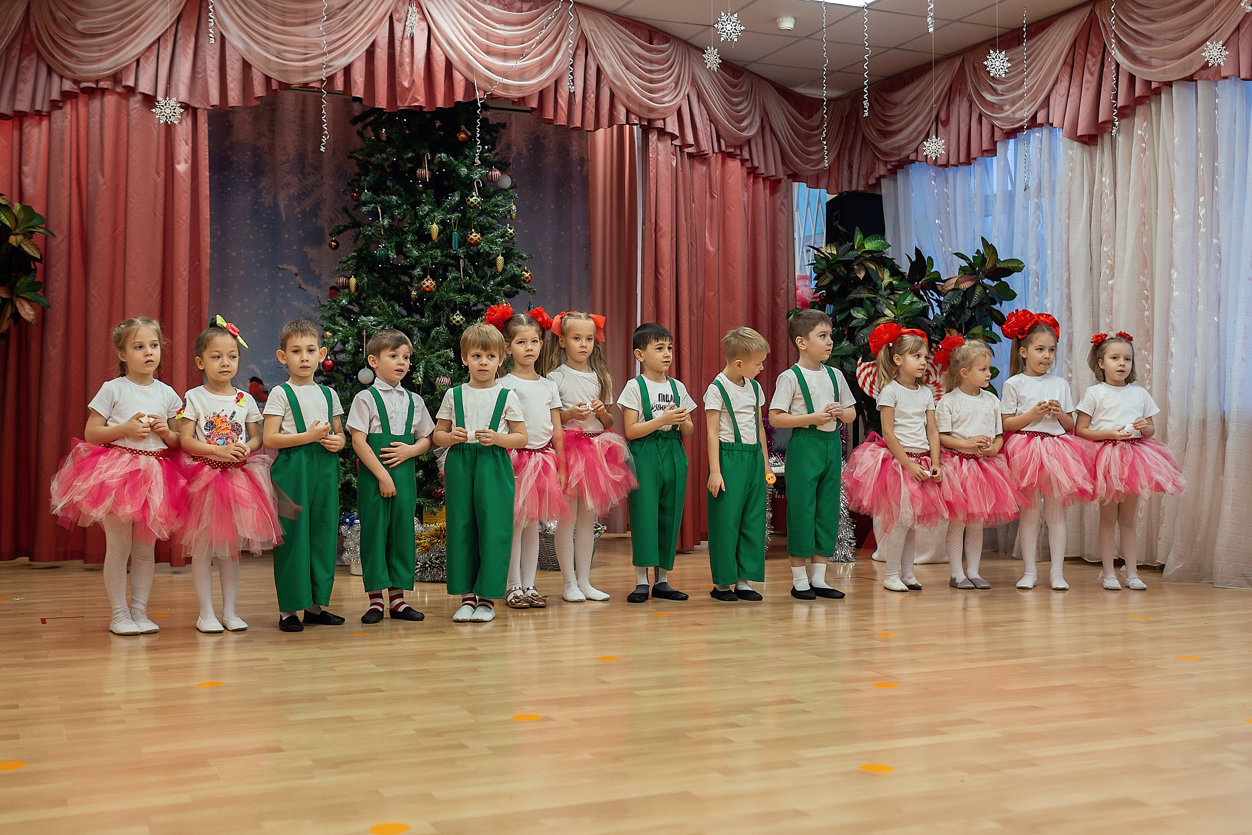 Утренник_"Карамельная фабрика» 2024. Семейный фотограф в Санкт-Петербурге