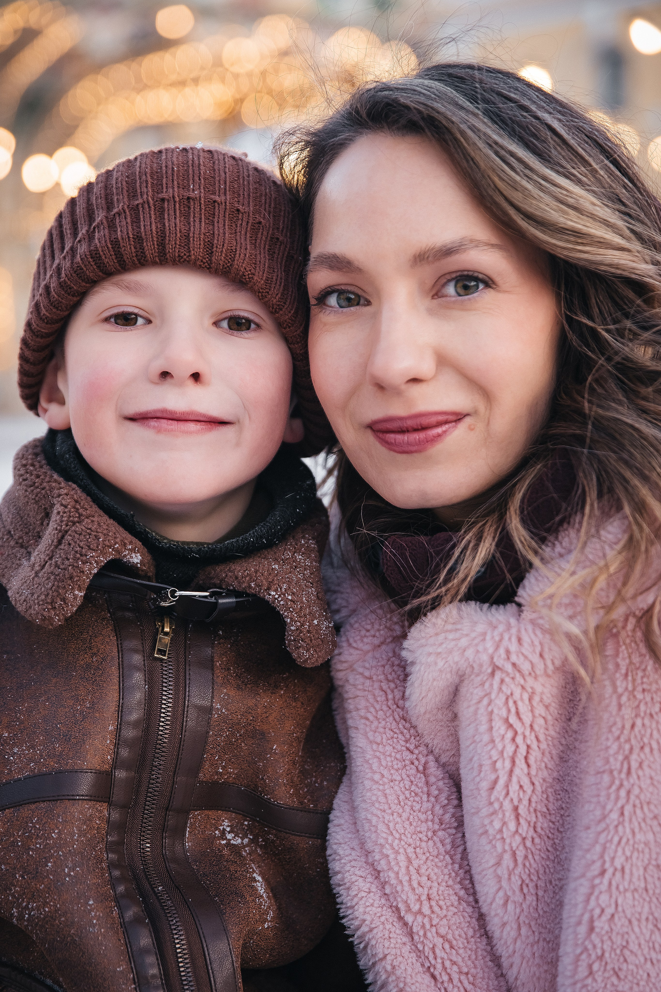 На карусели. Маша Гонтарь Семейный домашний репортажный фотограф в Санкт-Петербурге