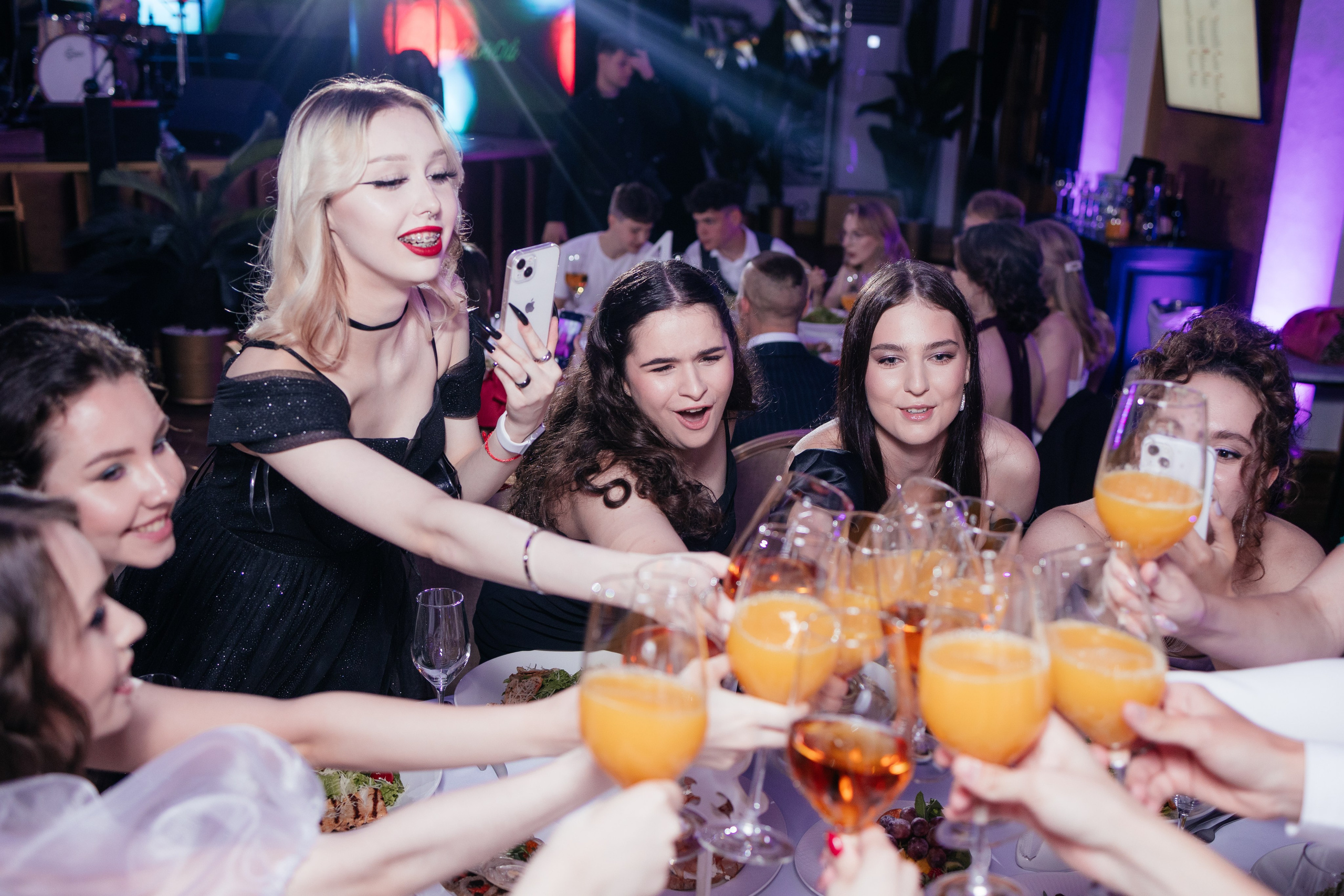 Выпускной 11 класс. Фотограф Крохин Олег