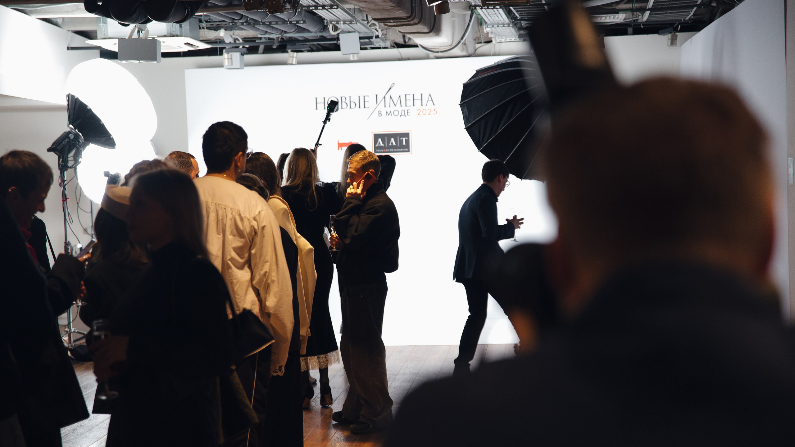 Бекстейдж показа «Новые Имена» собака.ru|ДЛТ. Портретный и репортажный фотограф в Санкт-Петербурге