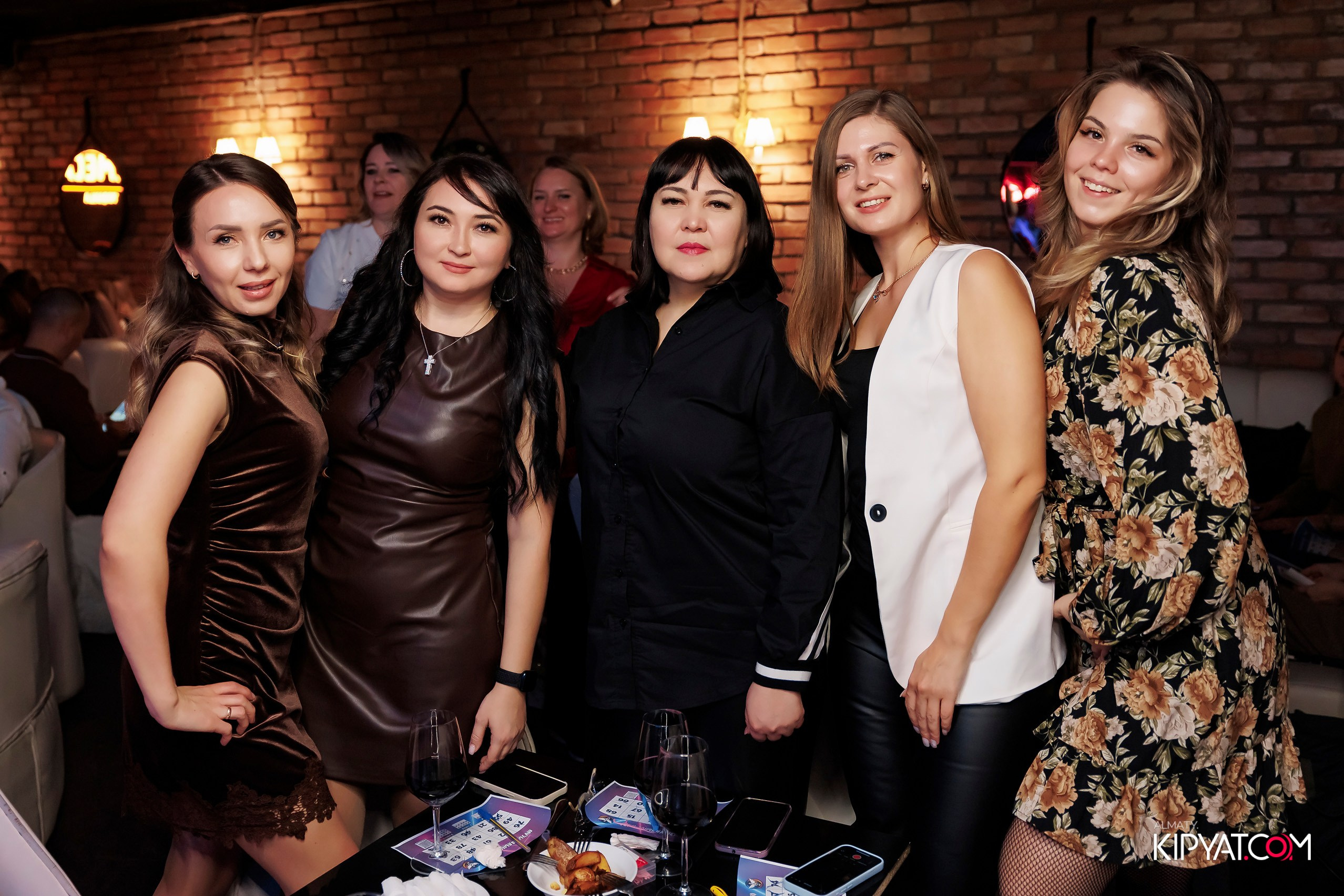 МУЗЫКАЛЬНОЕ ЛОТО В HIT RETRO. КИПЯТКОМ АЛМАТЫ! Фотосъемка мероприятий в Алматы