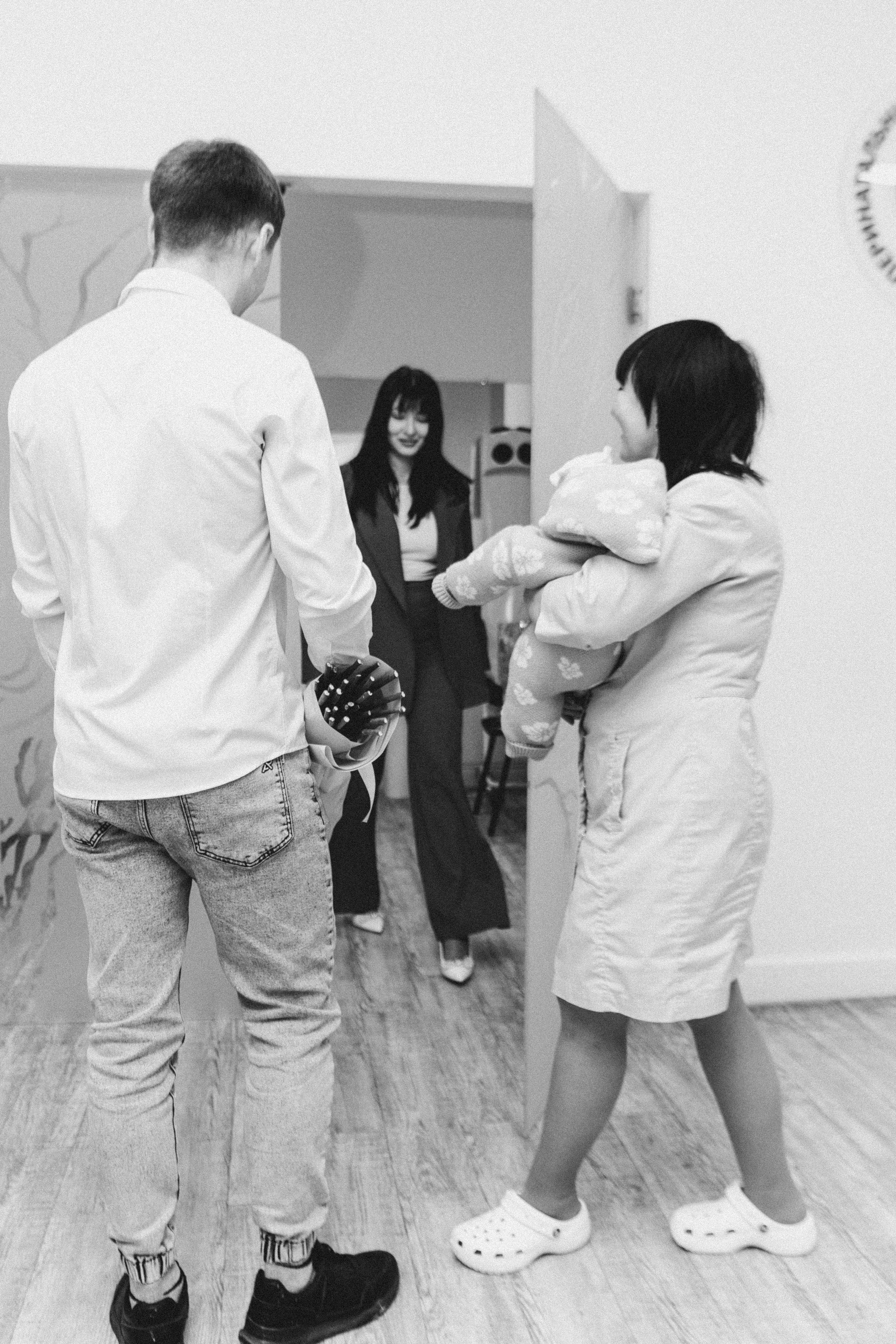 Выписка Алины и Евы из перинатального центра № 2. Семейный фотограф Софи Симакова в Волгограде и Волжском