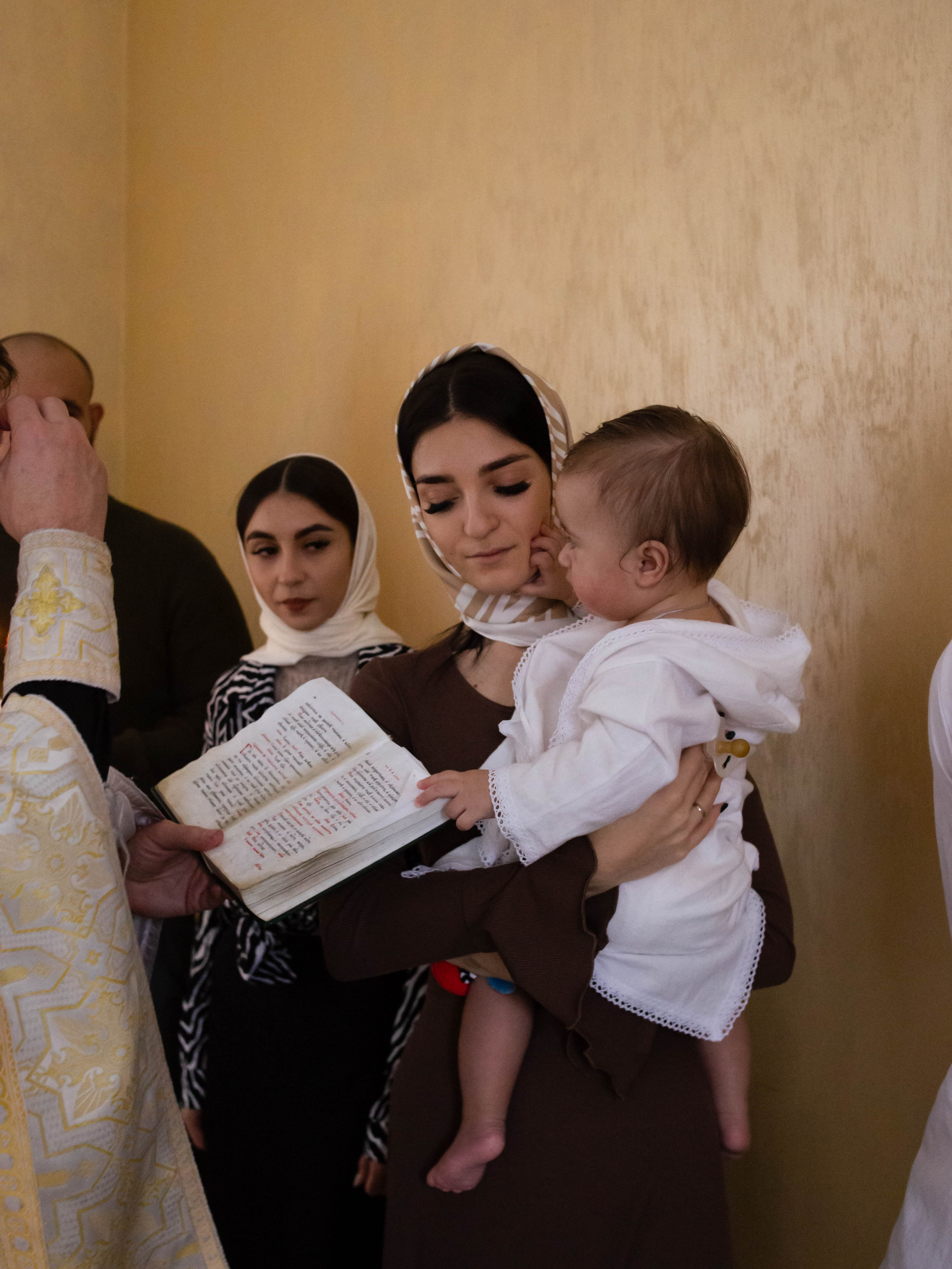 Крещение Эмира. Семейный фотограф Софи Симакова в Волгограде и Волжском