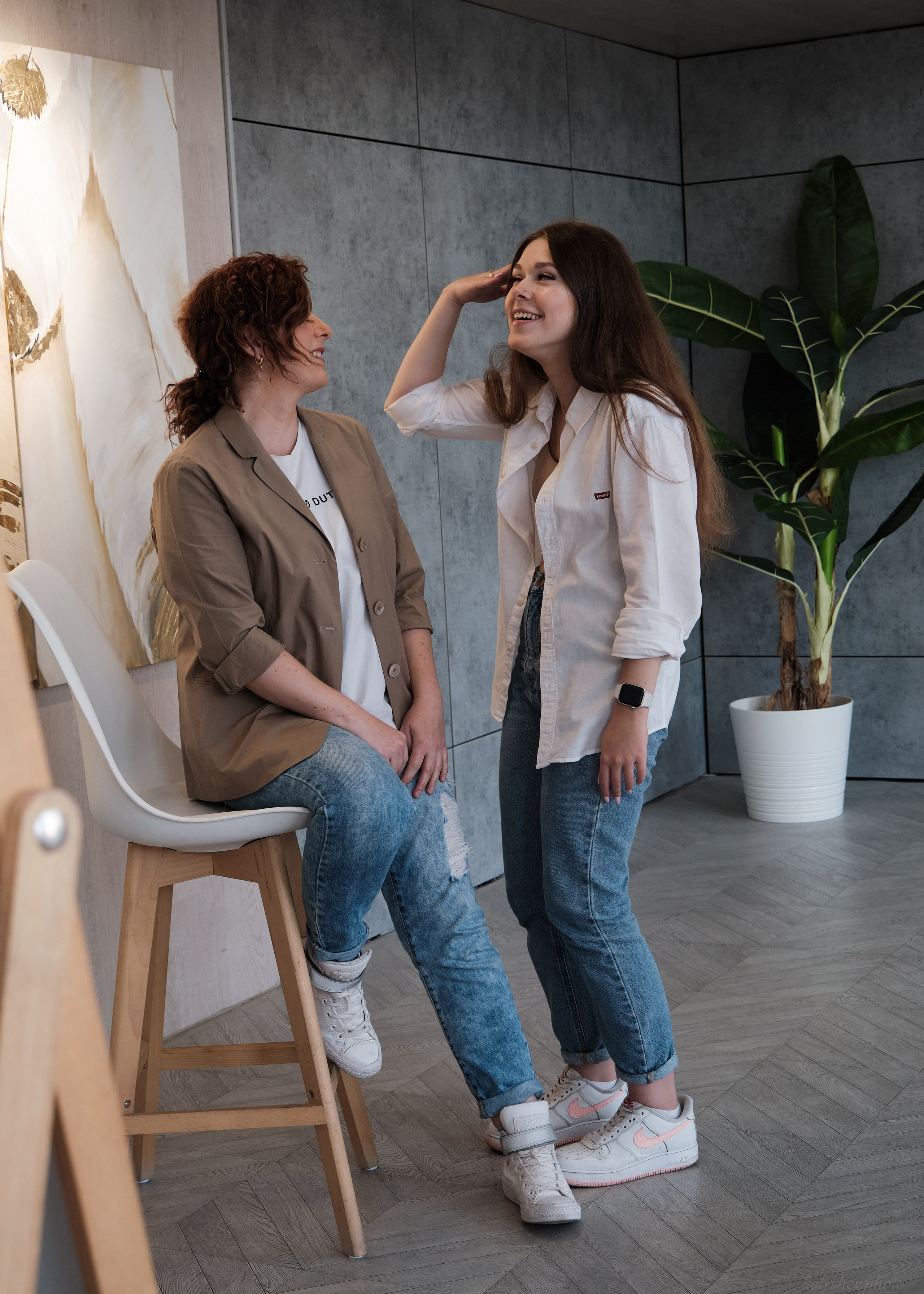 Семейная фотосессия мамы и дочки в студии в Москве 2. Портретный фотограф на новый год в Москве Виктория Колышева