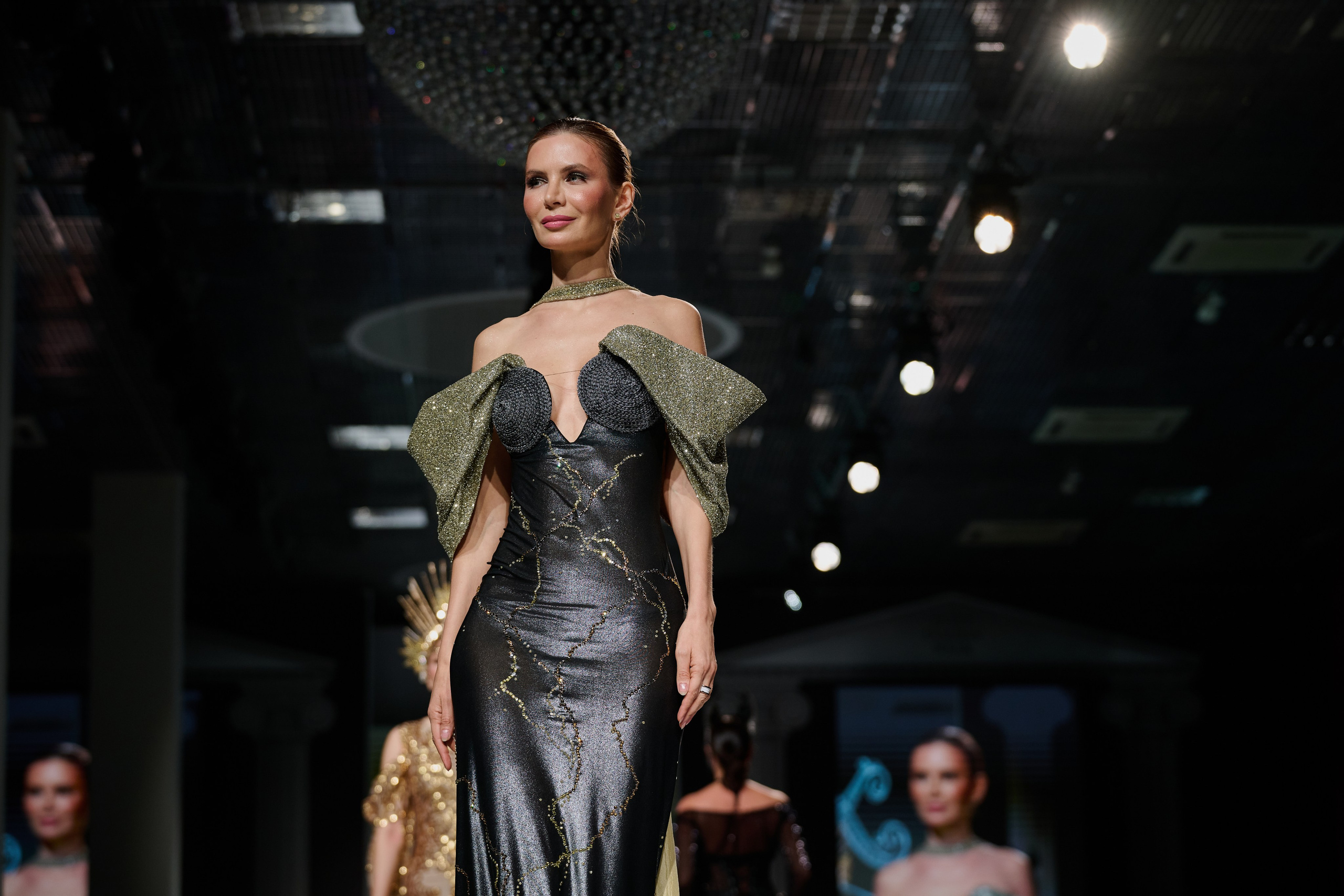ESTET FASHION WEEK ВЕСНА — 2025. Фотограф Роман Адлер