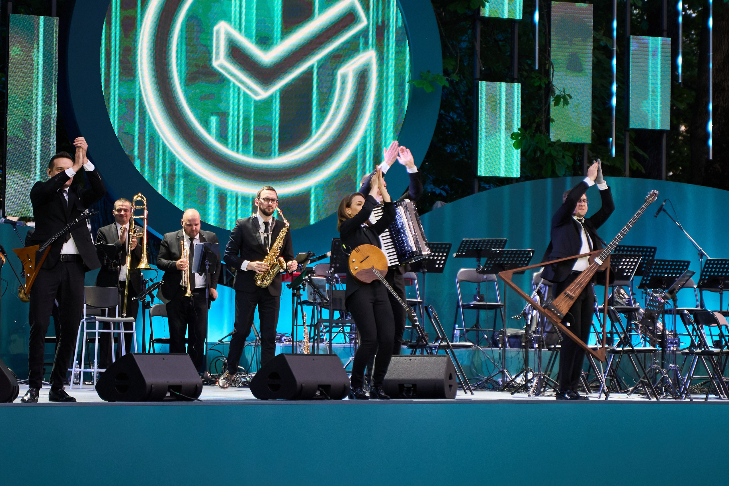 Сбербанк открытие фонтана. Услуги фотографа в Смоленске. Фотограф на свадьбу