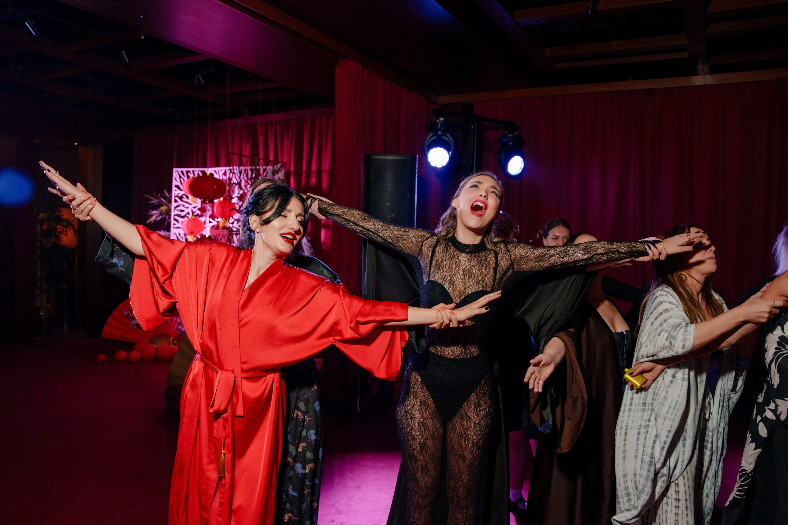 Репортажный фотограф на день рождения в ресторане KAI. Репортажный фотограф Москва Сергей Дружинин