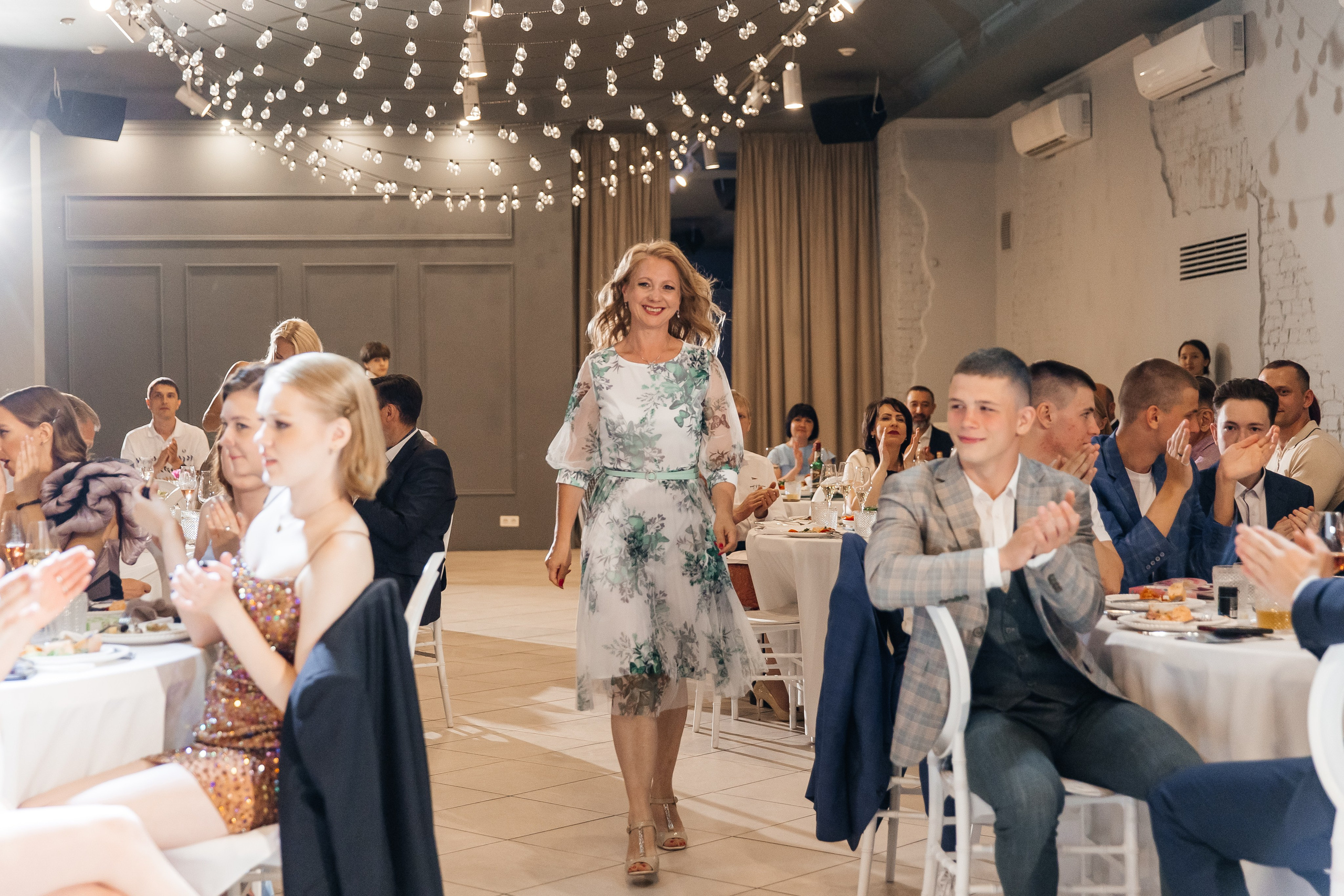 2023-06-23 Выпускной МБОУ СОШ № 10. Фотограф в Красноярске