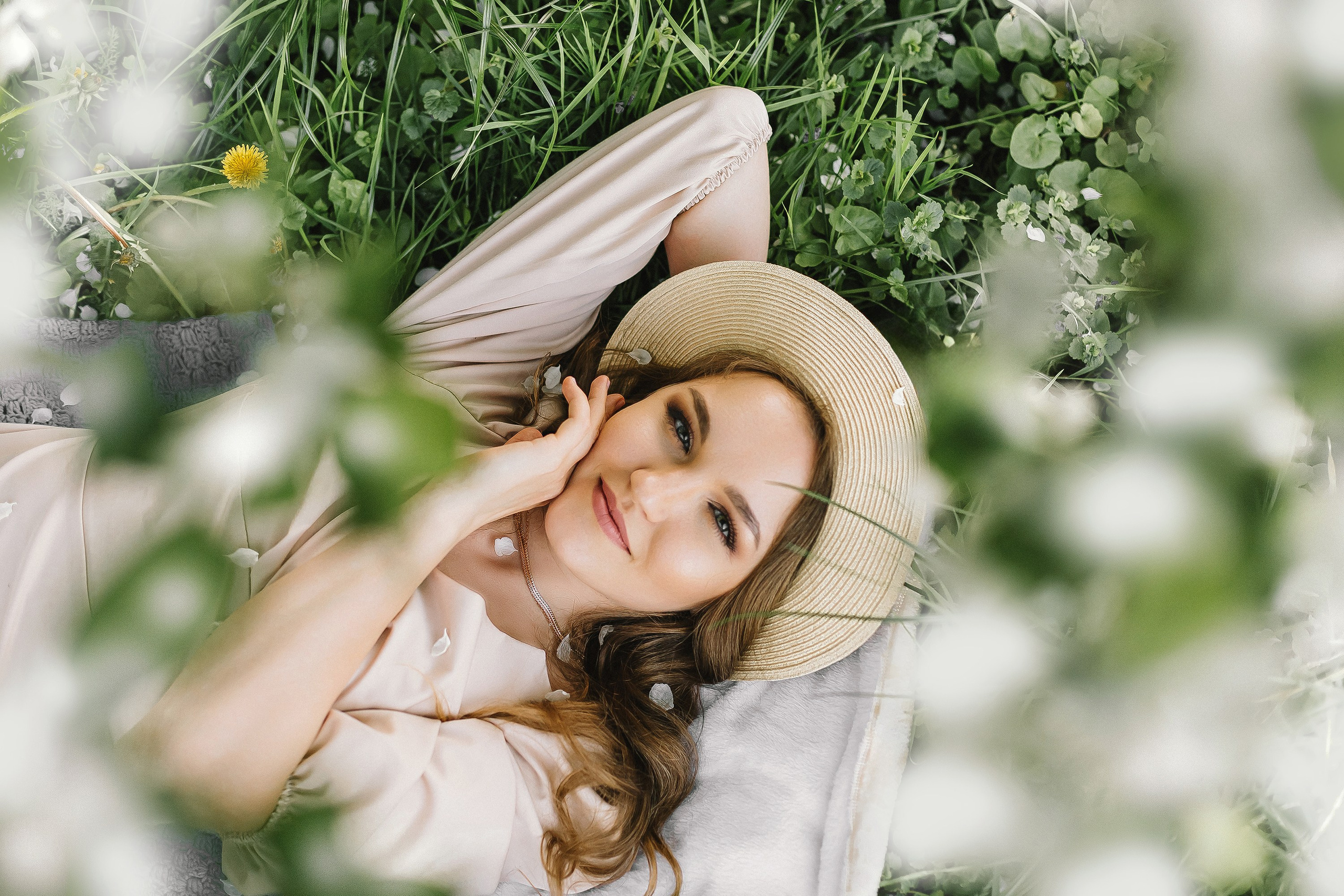 Семья, цветение. Портретный и семейный фотограф в Минске