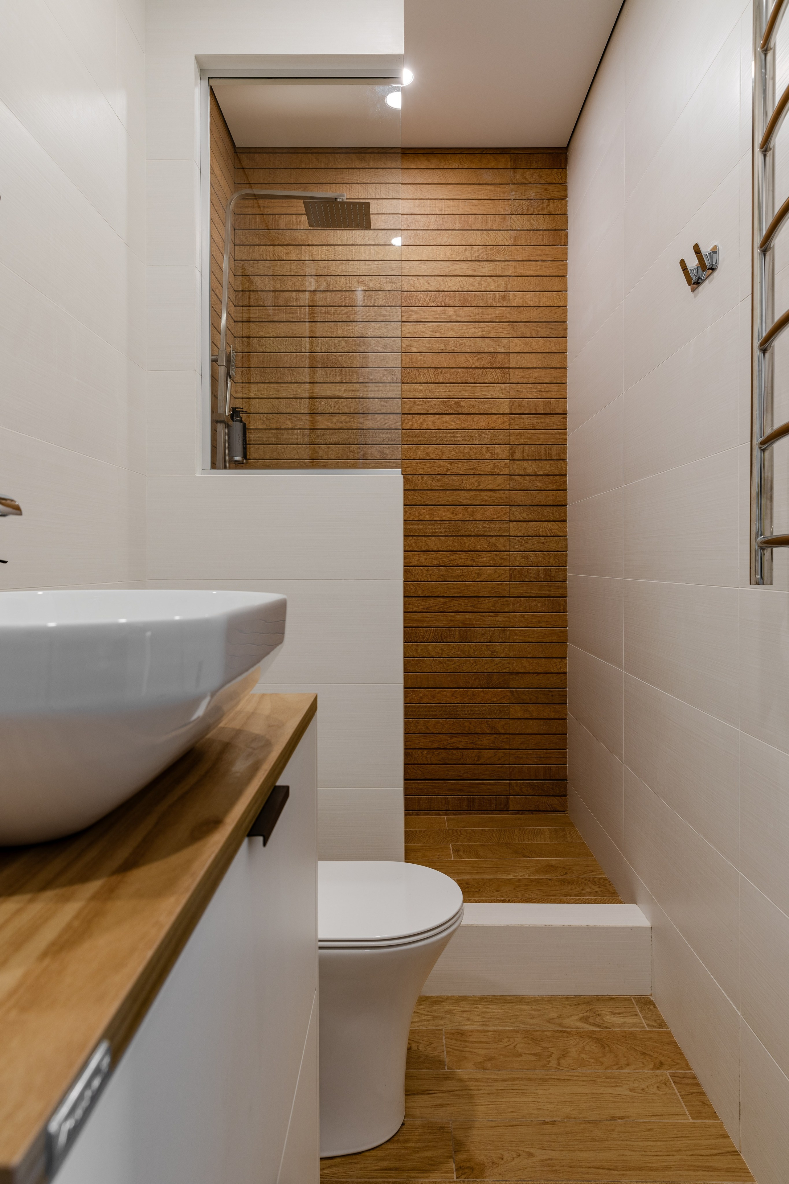 Интерьерная фотосъёмка двухкомнатного номер отеля, Ольгинка. Интерьерный фотограф Москва