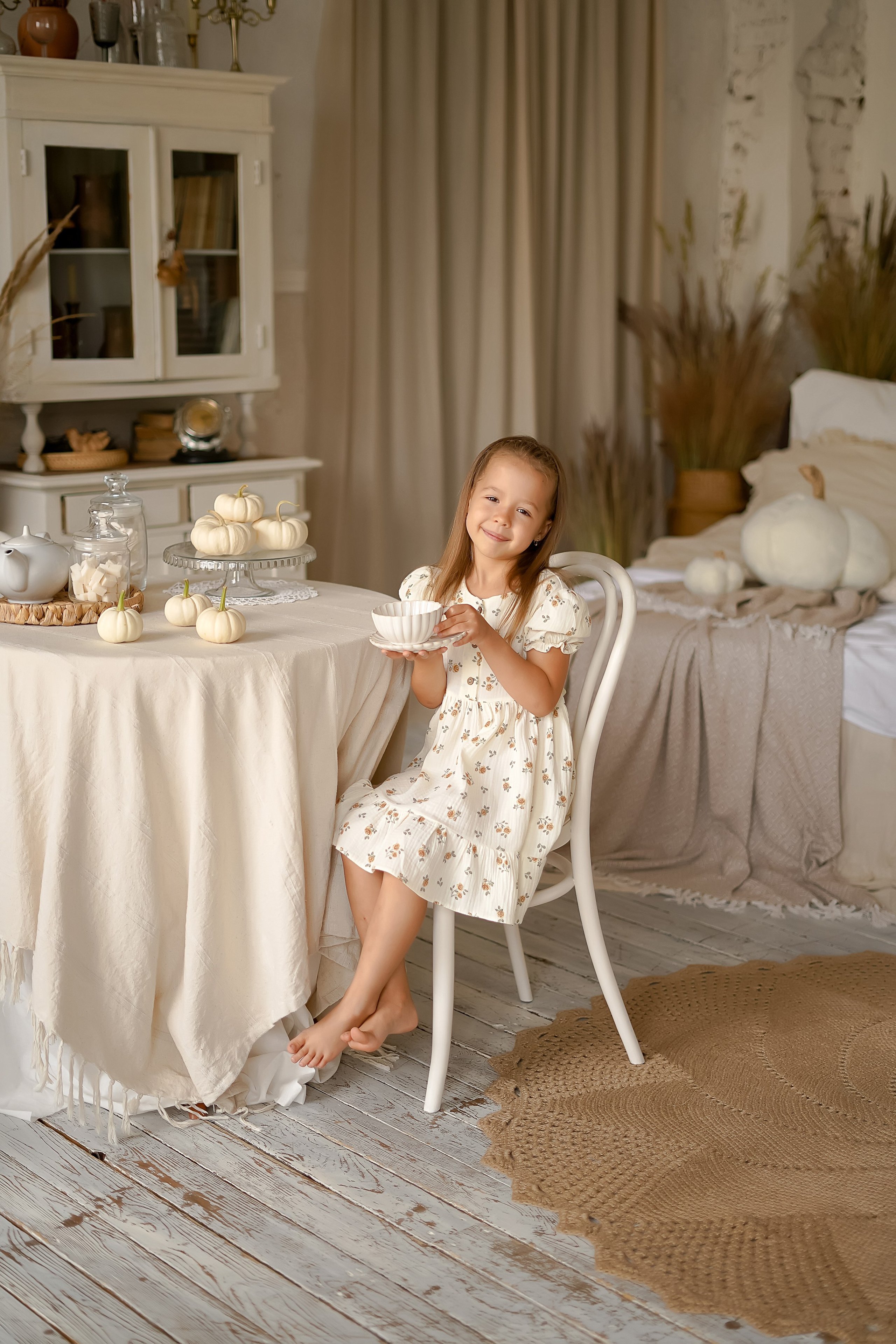 Девочки и ёжик. Фотограф Татьяна Митрофанова