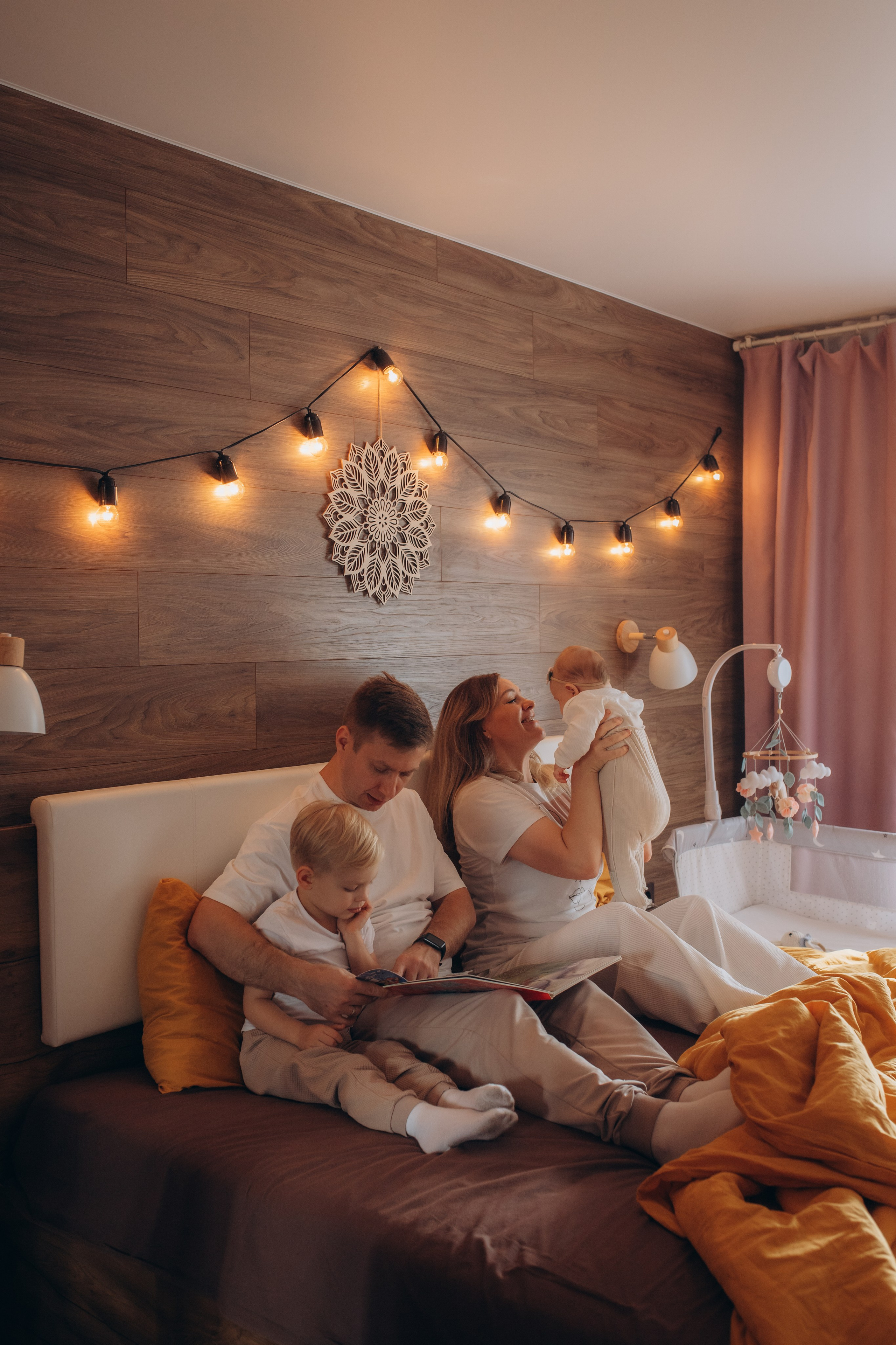 Катя, Денис и малыши. Семейный и домашний фотограф в Москве и МО Королева Валерия