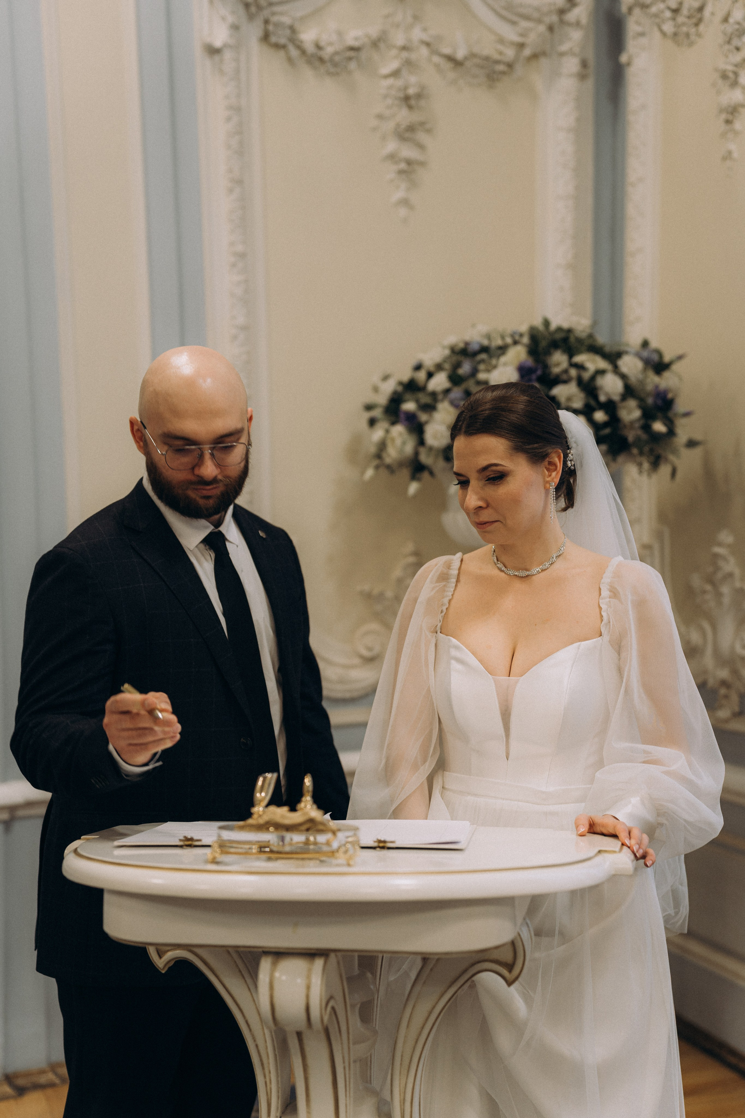 СВАДЕБНАЯ СЬЕМКА ВО ВТОРОМ ДВОРЦЕ (ДЕКАБРЬ) ТАКЖЕ СЬЕМКА В СТУДИИ НА ЧЕРНЫШЕВСКОЙ. Профессиональный фотограф, Санкт-Петербург — Виктория Богомолова