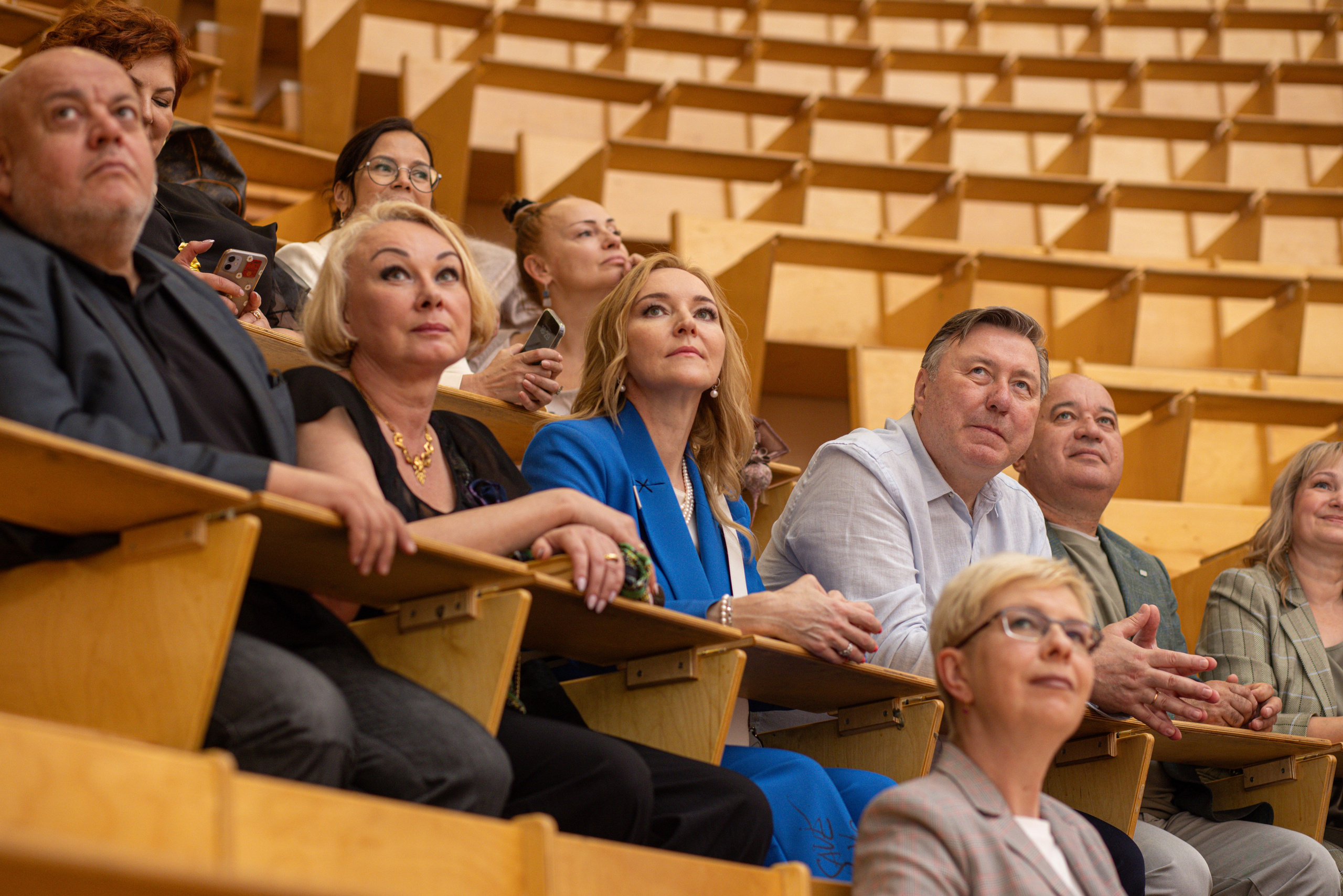 Встреча выпускников. Стоматологи СПб. Семейный фотограф в Вышнем Волочке — Ульяна Иванова | Фотосессии для всей семьи