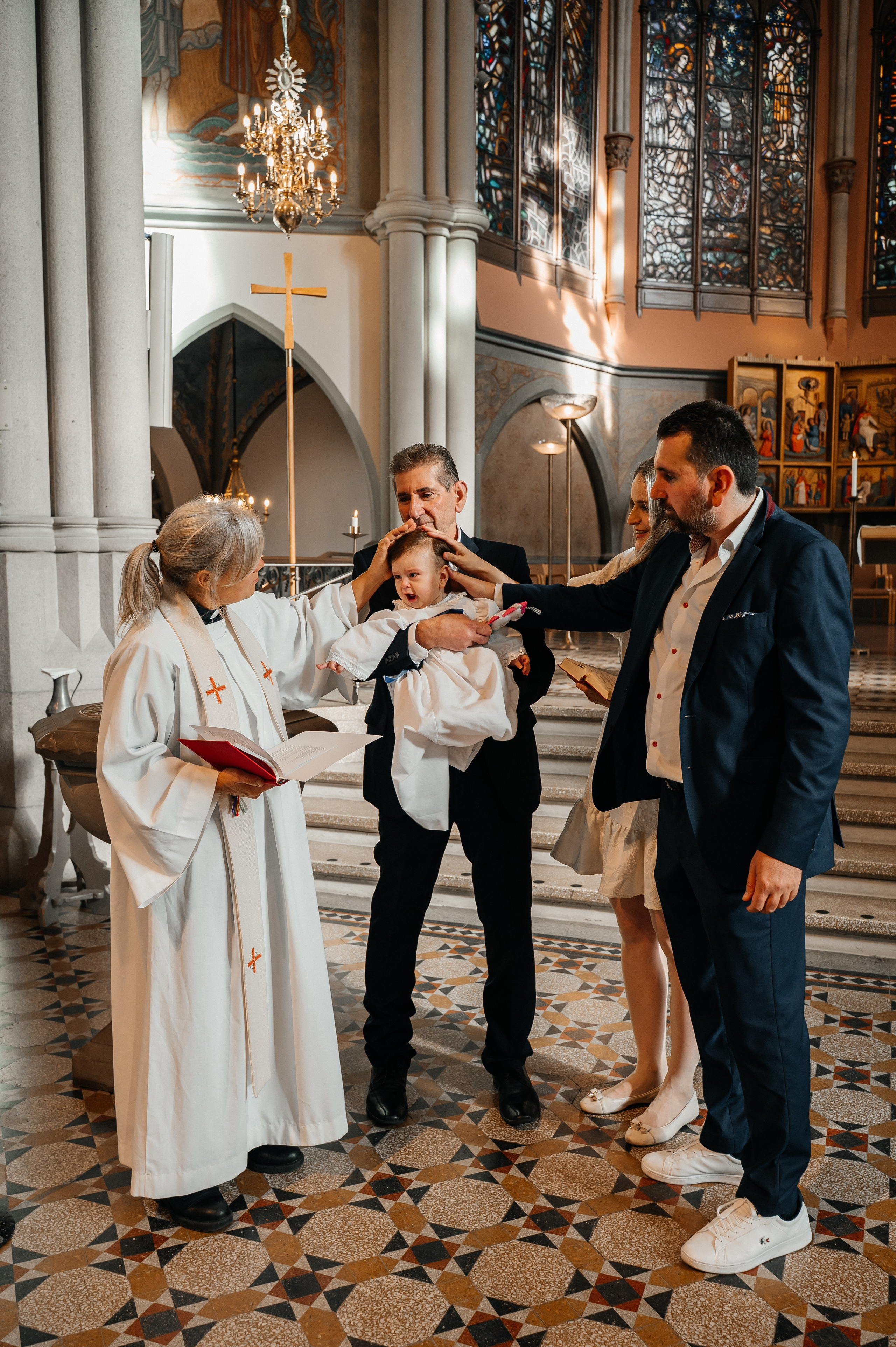 Dopfotografering i Oscar Fredriks kyrka | Fotograf i Göteborg. Bröllops- och familjefotograf i Halmstad | Valentina
