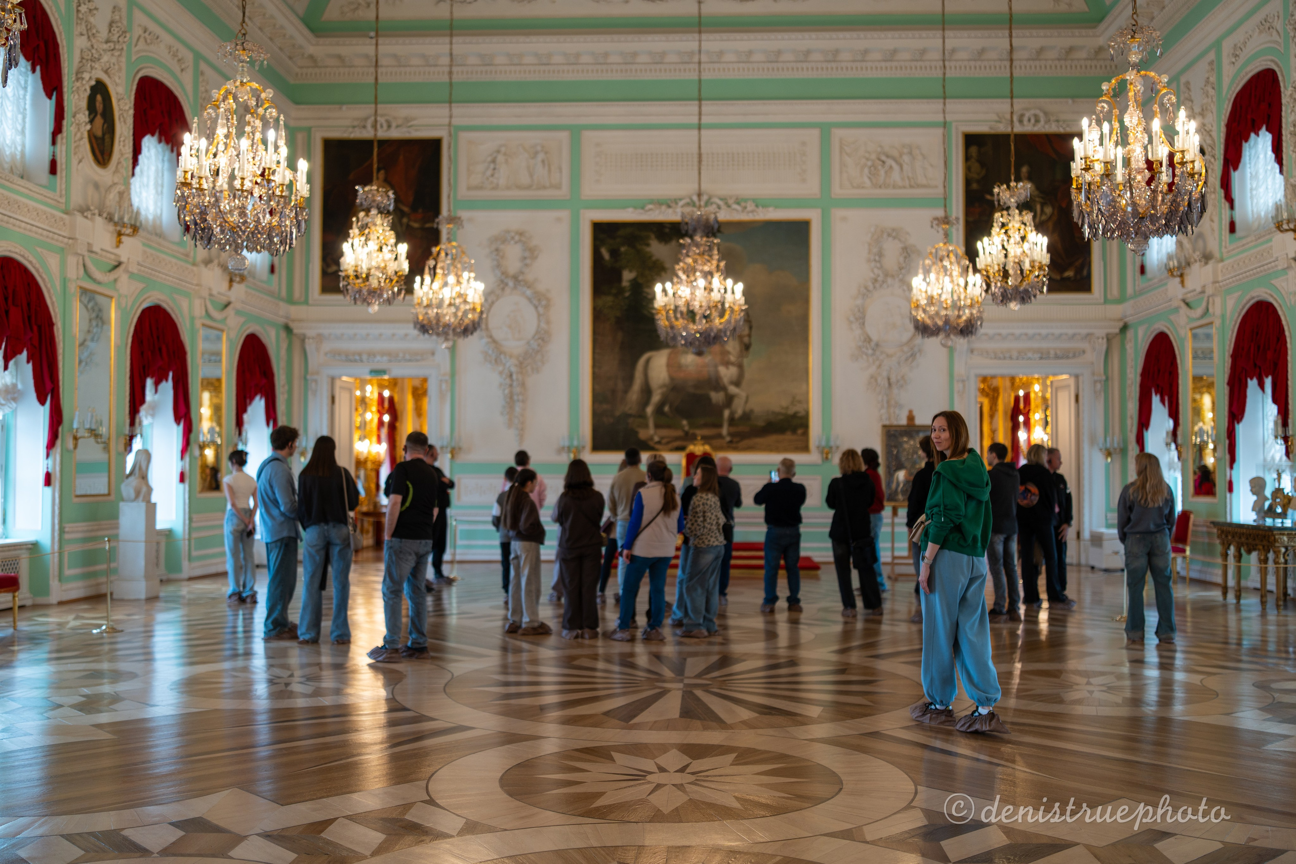 2026.05.04 Петергоф Большой Петровский дворец. Репортажая и lifestyle-фотография. Люди, эмоции, жизнь