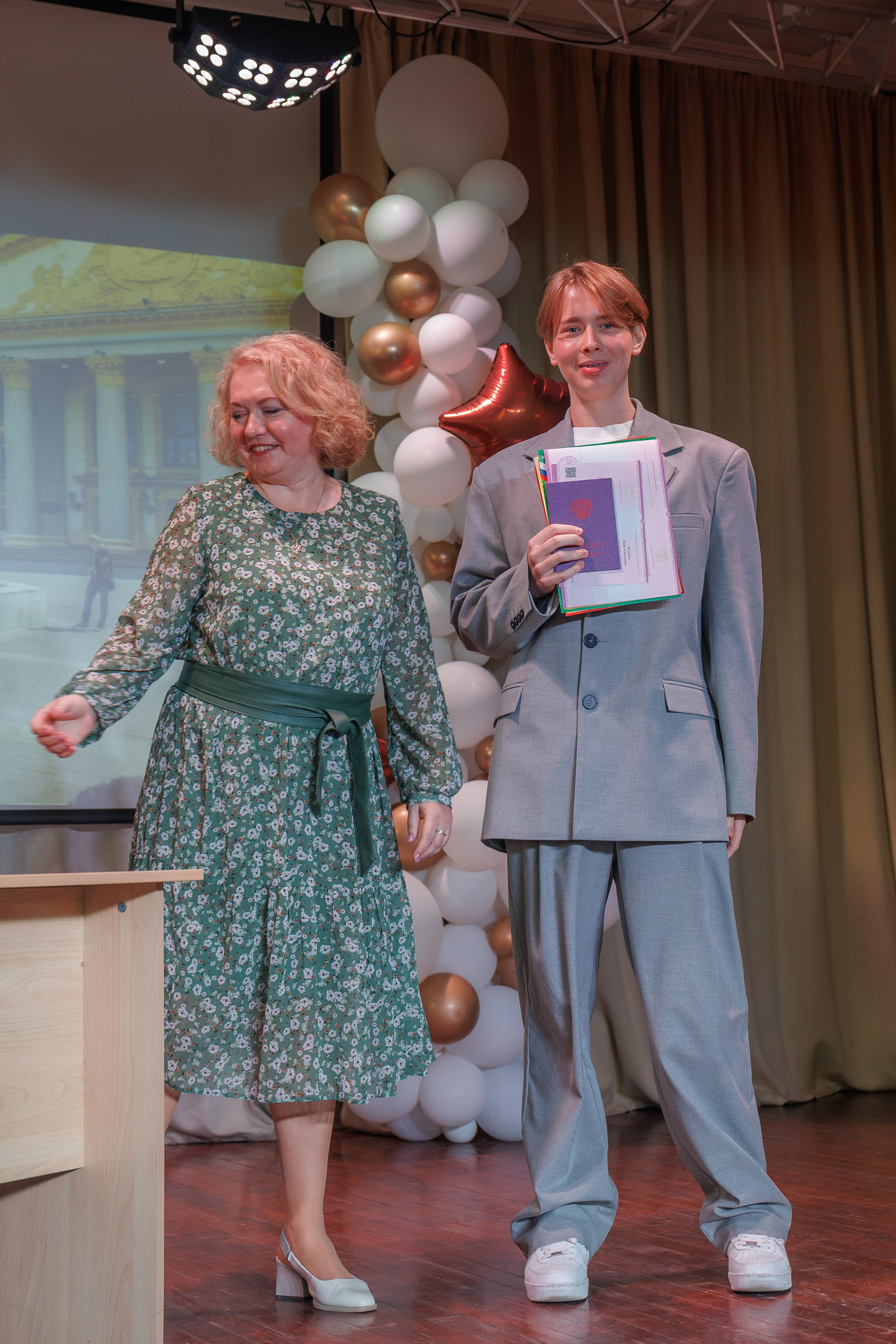 Вручение аттестатов. Свадебный и семейный фотограф в Новосибирске Ирина Дорошкова