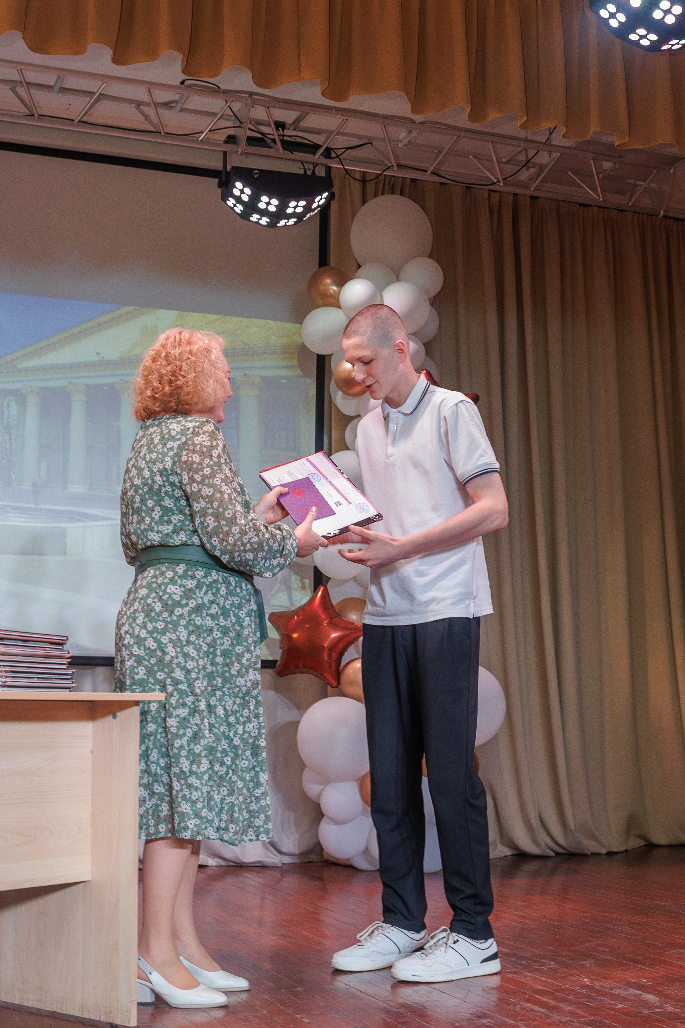 Вручение аттестатов. Свадебный и семейный фотограф в Новосибирске Ирина Дорошкова