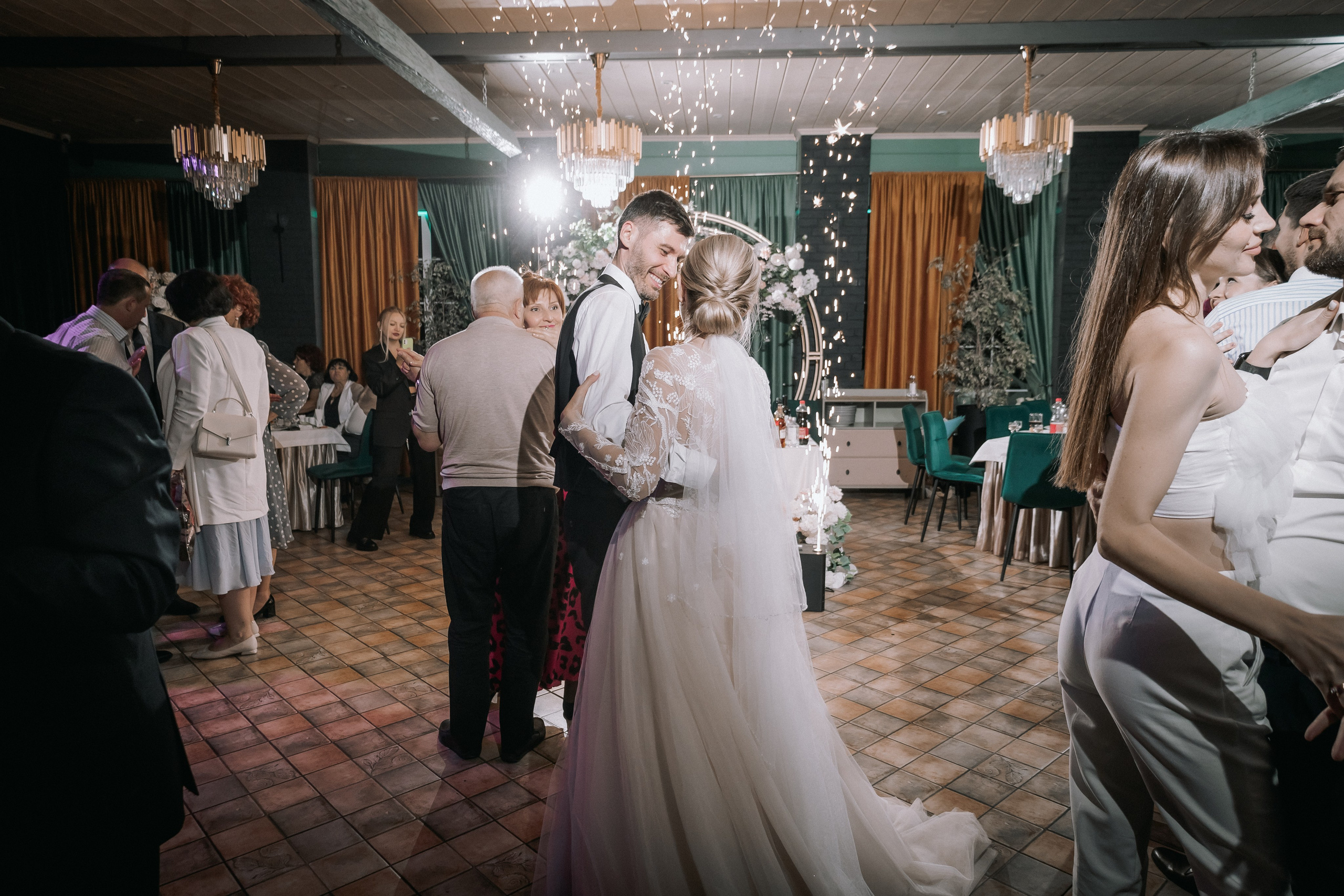 Свадебный день. Дарья и Джем. Свадебная фотография. Арина Рубах