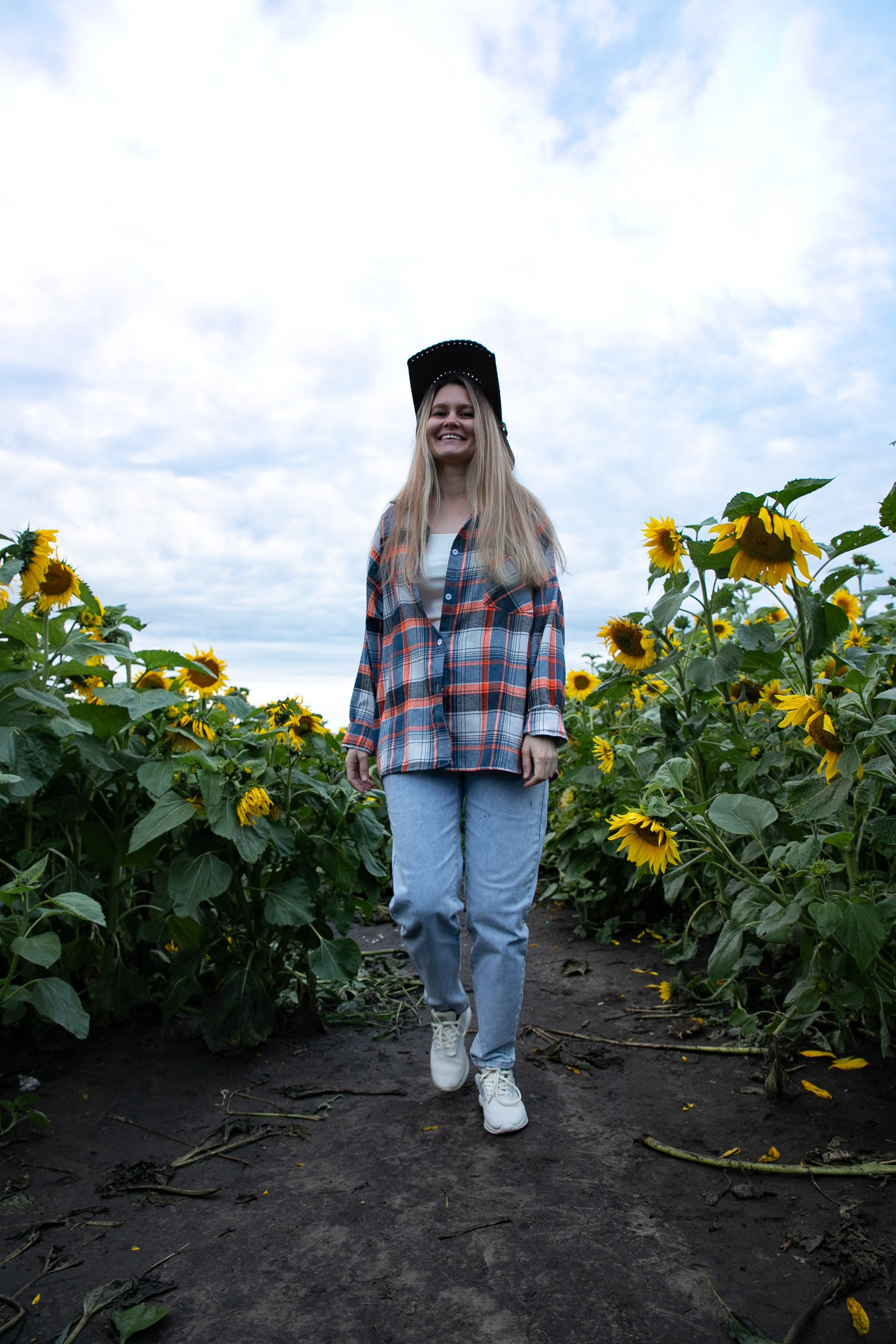 Фотосет в подсолнухах. Нина. Фотограф Лапочкина Татьяна