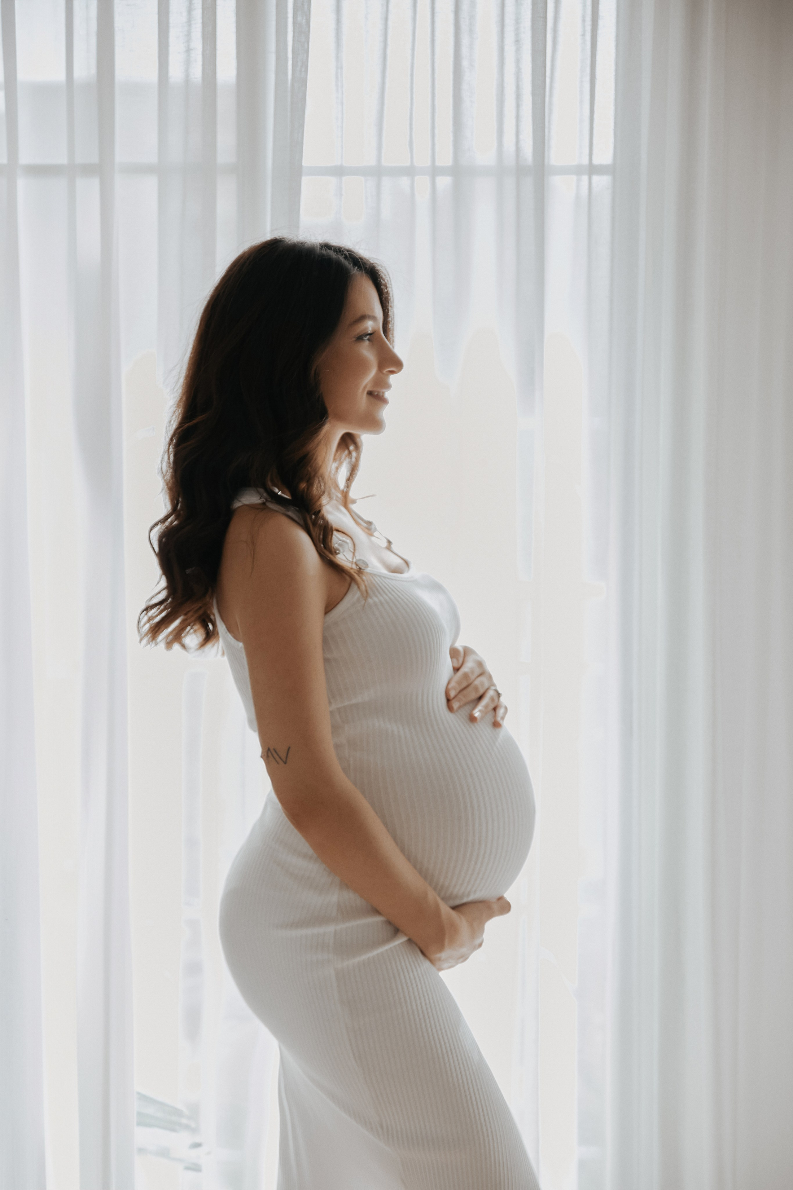 Beautiful Maternity Photos in Dubai | Timeless Shots