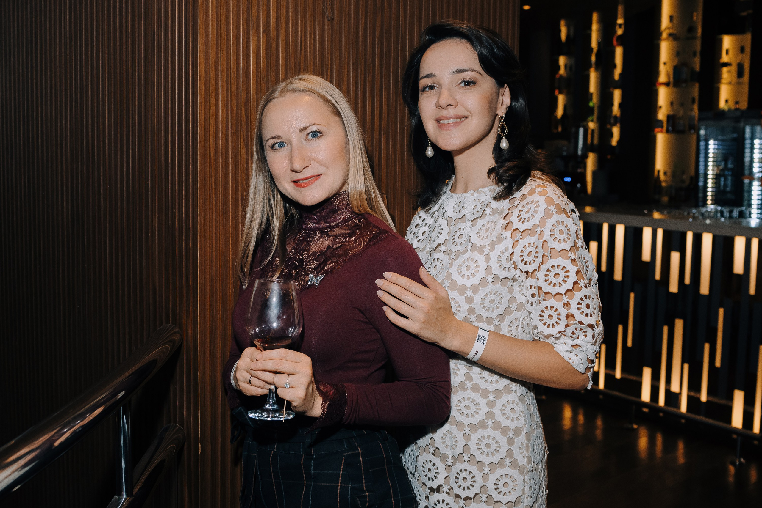 ФЕСТИВАЛЬ ВИНА И КРЕПКИХ НАПИТКОВ МАВТ-ВИНОТЕКА. Репортажный фотограф Зуев Роман г. Челябинск