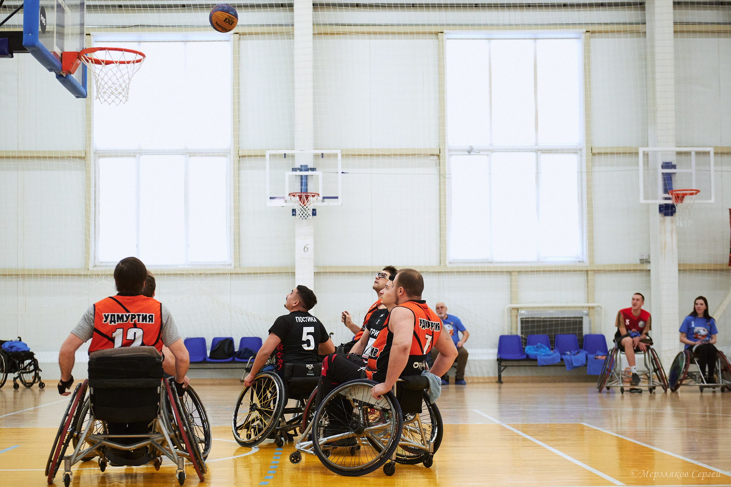 X традиционный Рождественский турнир по баскетболу на колясках. Ижевск. Спортивный репортажный фотограф в Ижевске Сергей Мерзляков