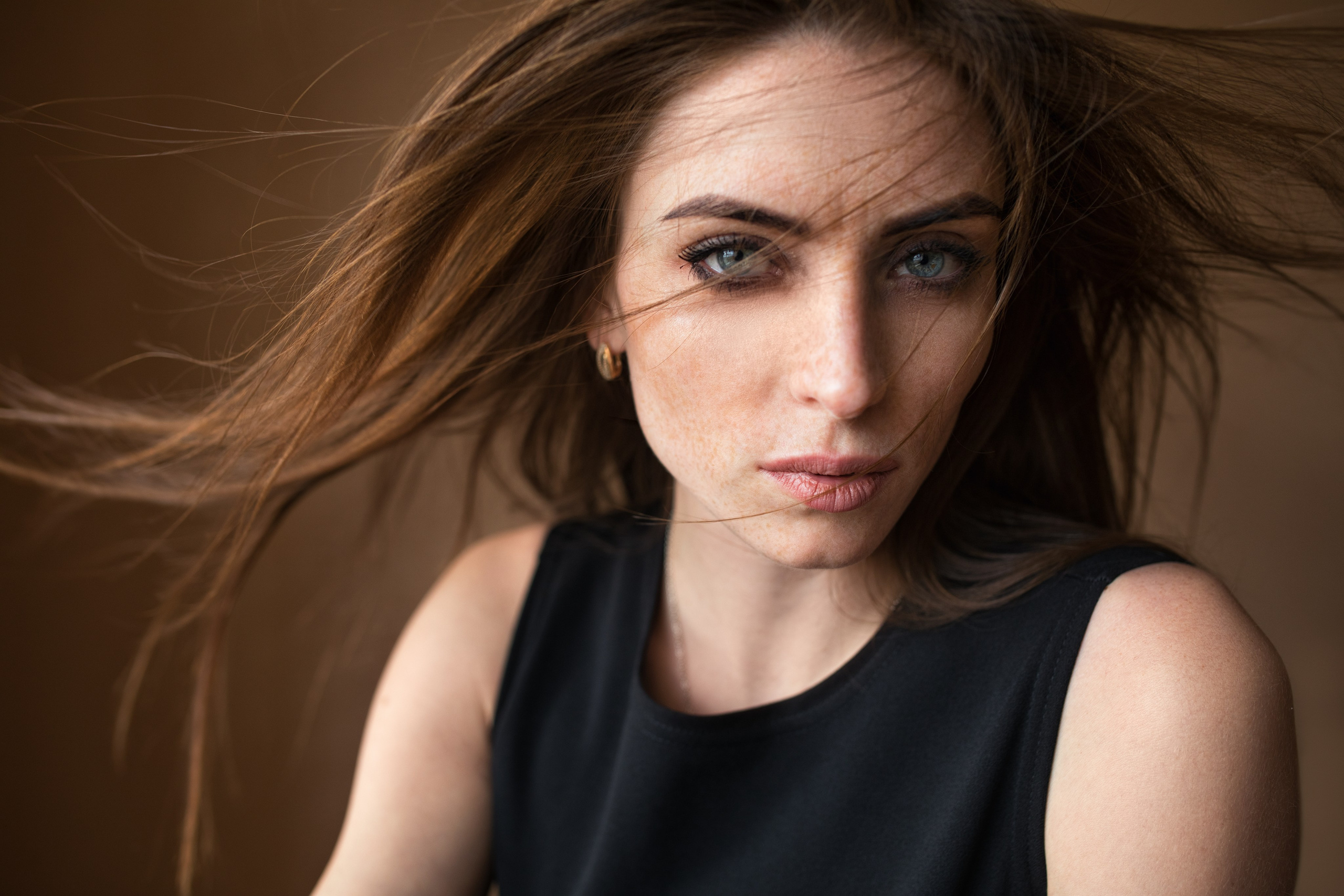 Портретная съемка у окна с Надеждой для «себя»