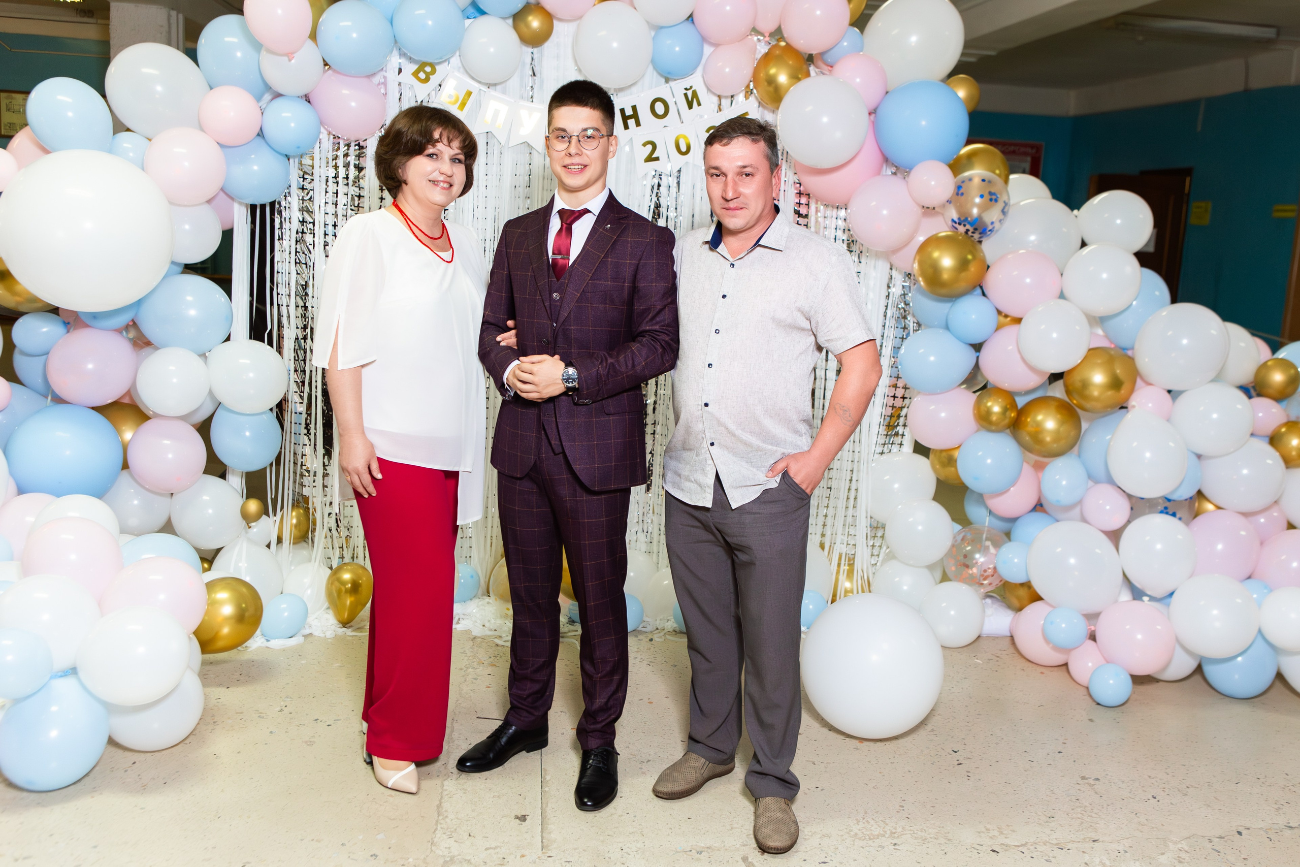 ФОТОСЕССИЯ С РОДИТЕЛЯМИ ВЫПУСКНОЙ 2025 9 ШКОЛА Г.МЦЕНСК. Профессиональный фотограф в Мценске и Орловской области