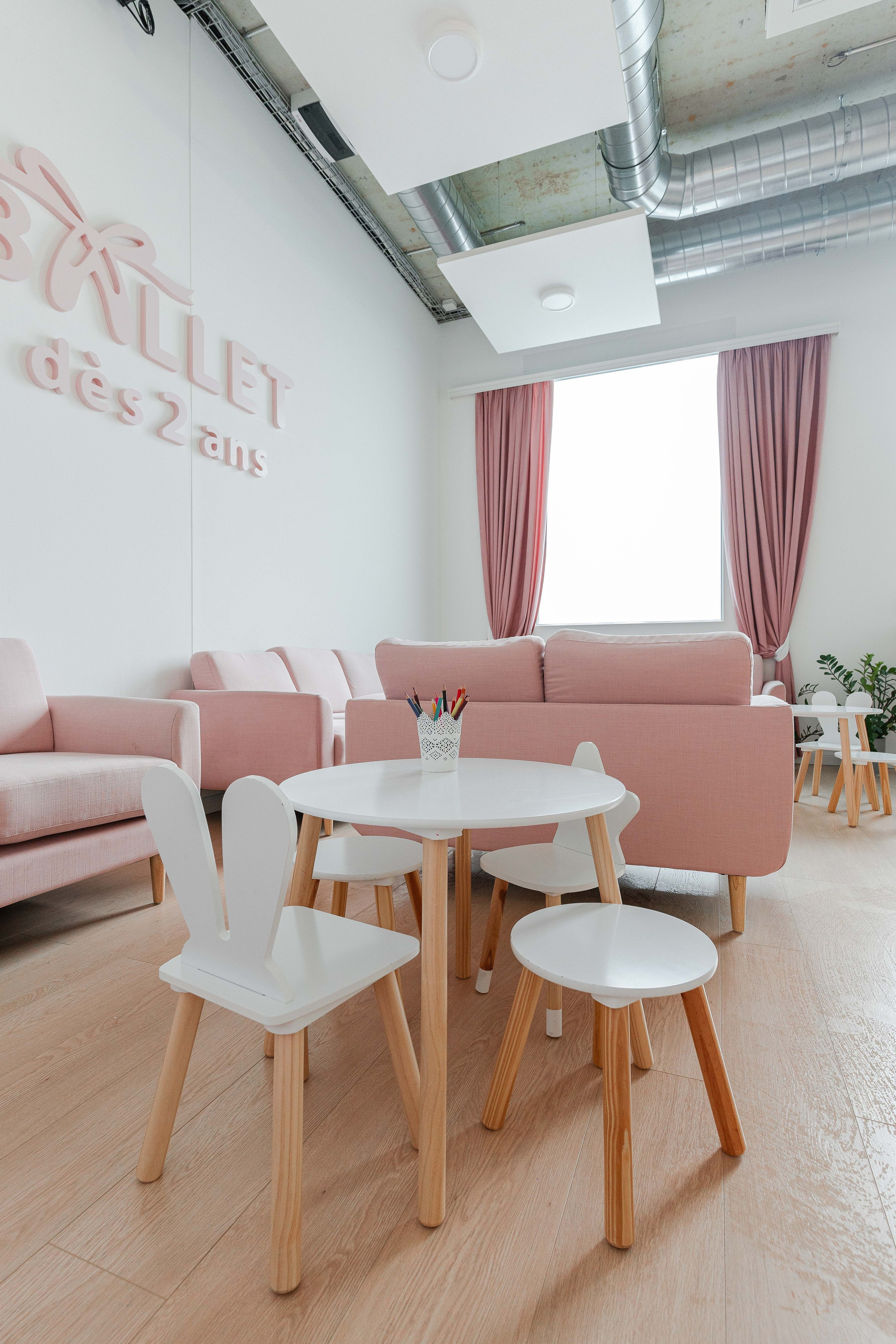 Commercial Photographer Geneva | Interior, Business & Restaurant Photography. Professional Wedding Photographer Geneva & Romande Switzerland | Tanya Creator