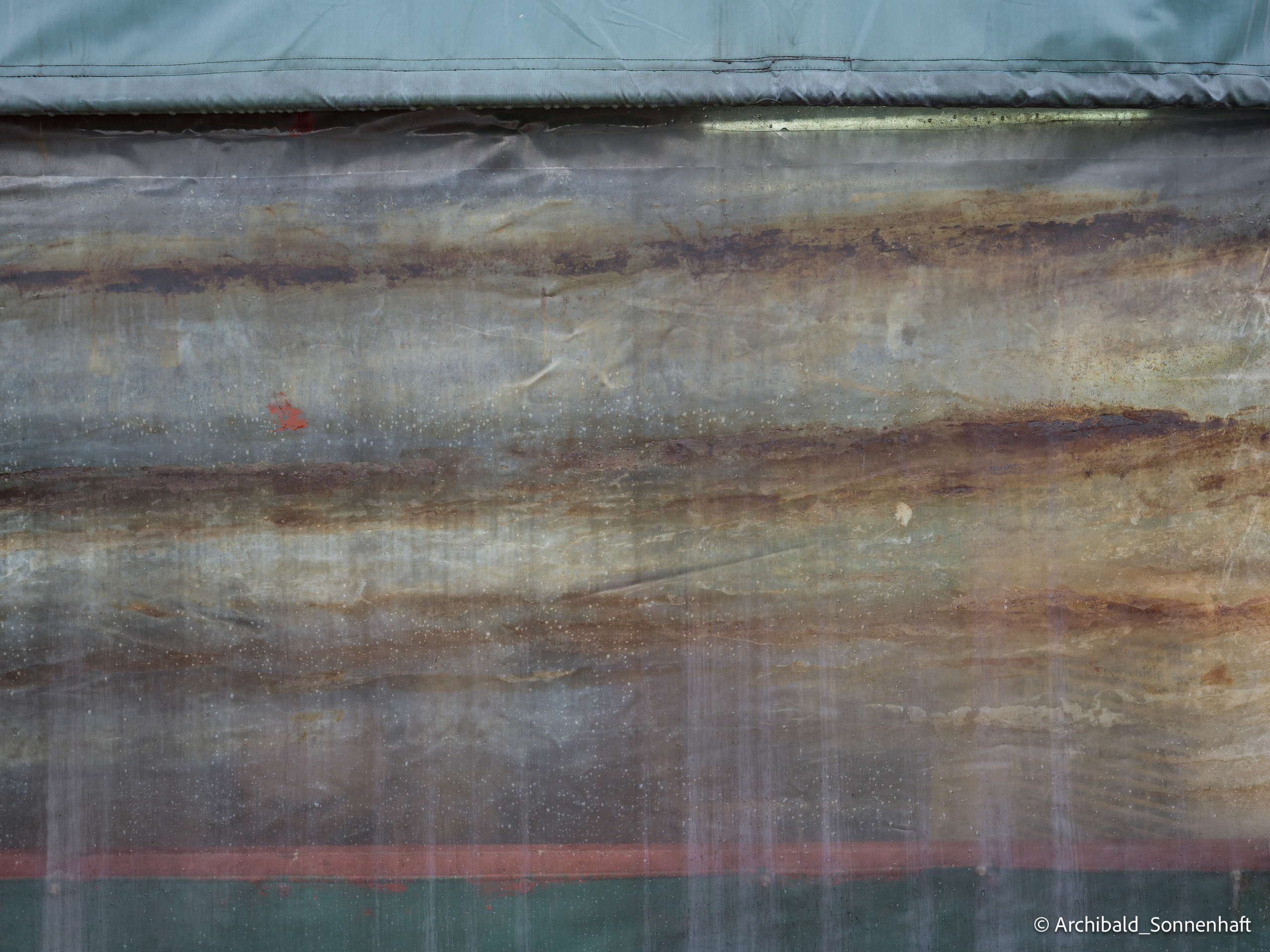 Kayaking. Photographer in Guangzhou, China. Archibald Sonnenhaft