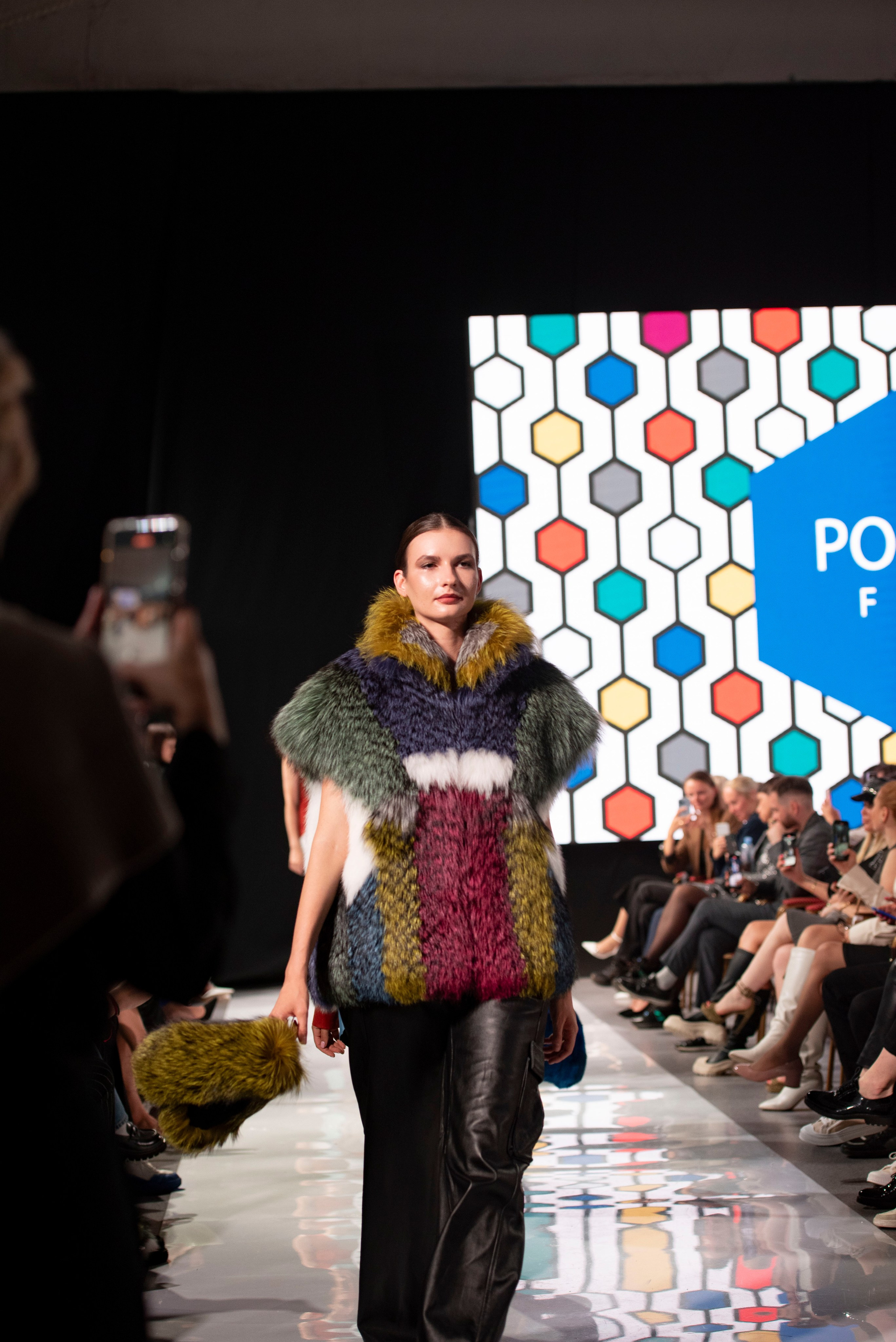 Фотограф на модельный показ. Свадебный, семейный, фэшн фотограф, школьный фотограф в Сочи