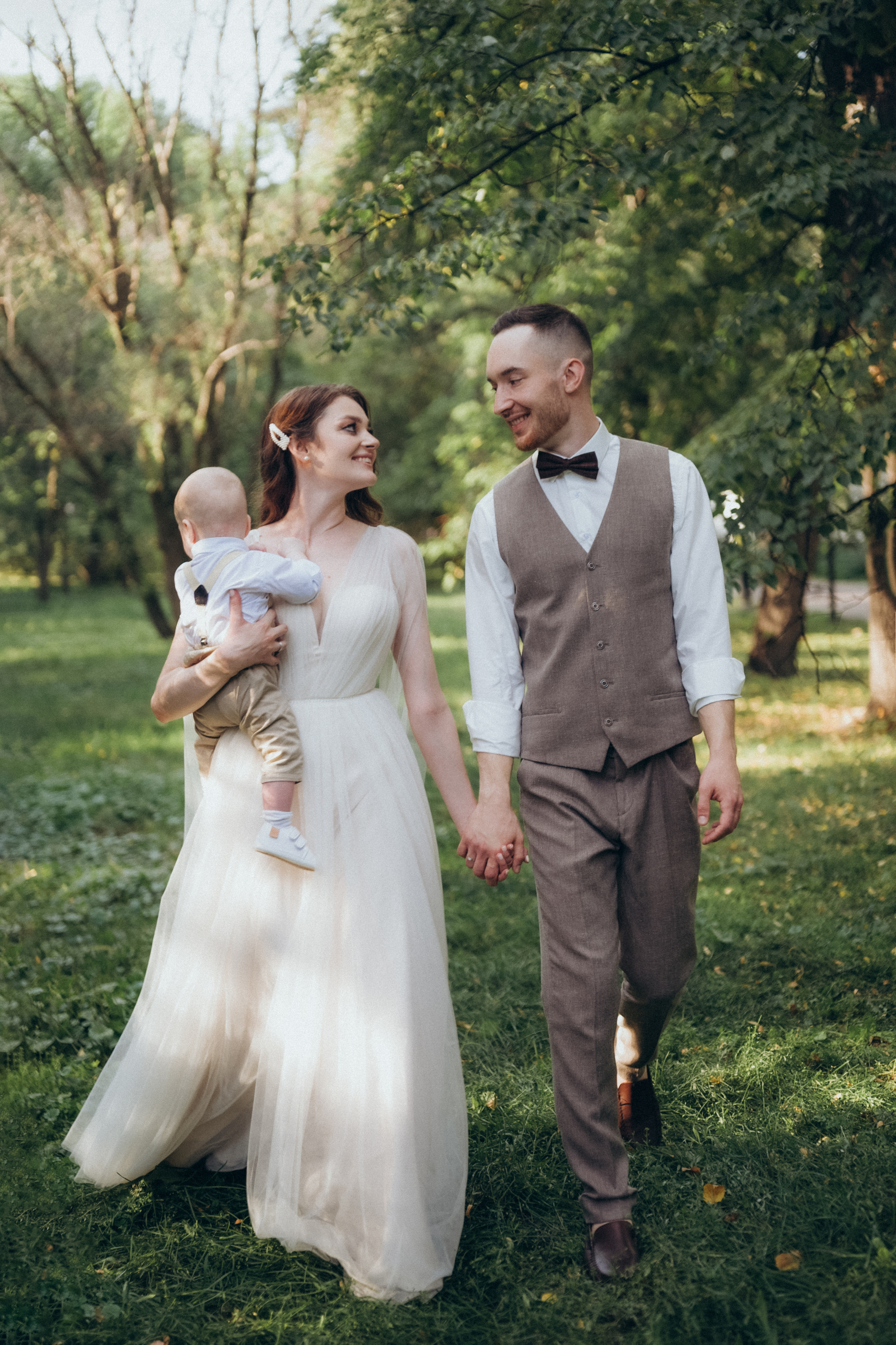 Свадебная история с старом городе. Семейный свадебный фотограф Екатеринбург Первоуральск Шарнина Алёна