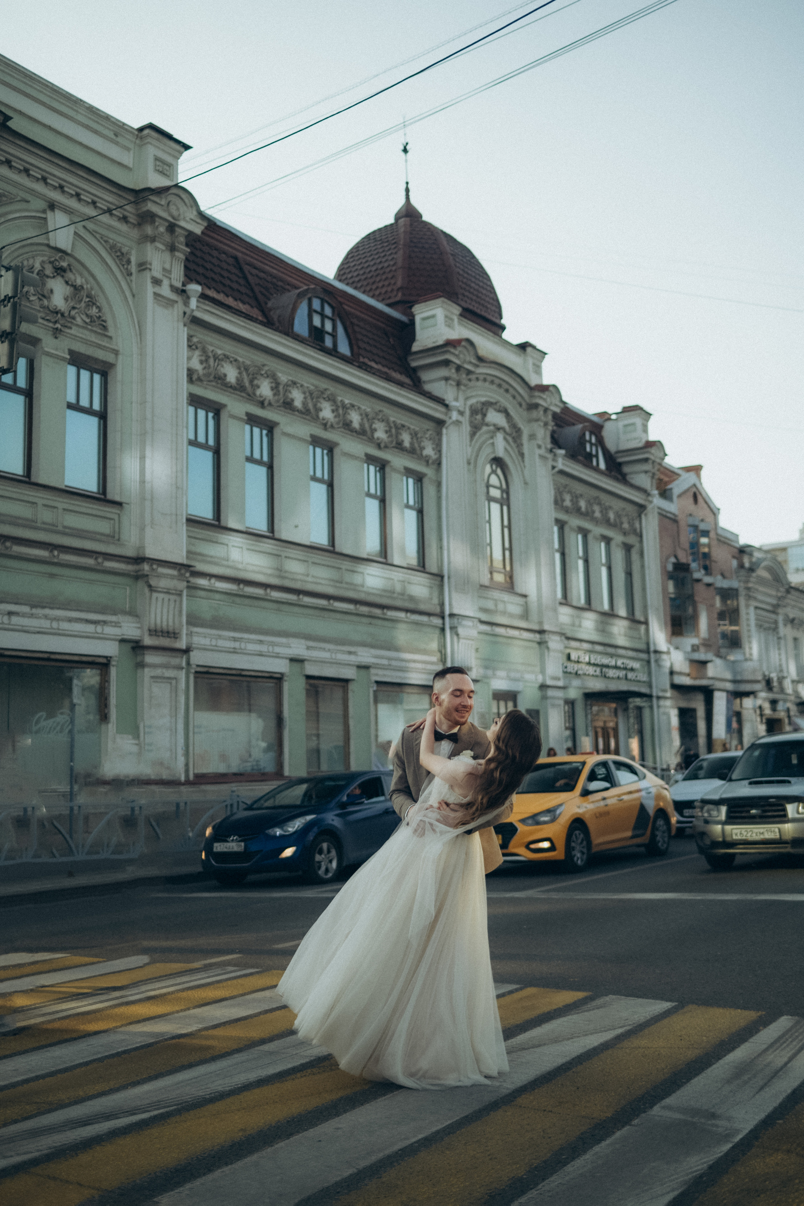 Свадебная история с старом городе. Семейный свадебный фотограф Екатеринбург Первоуральск Шарнина Алёна