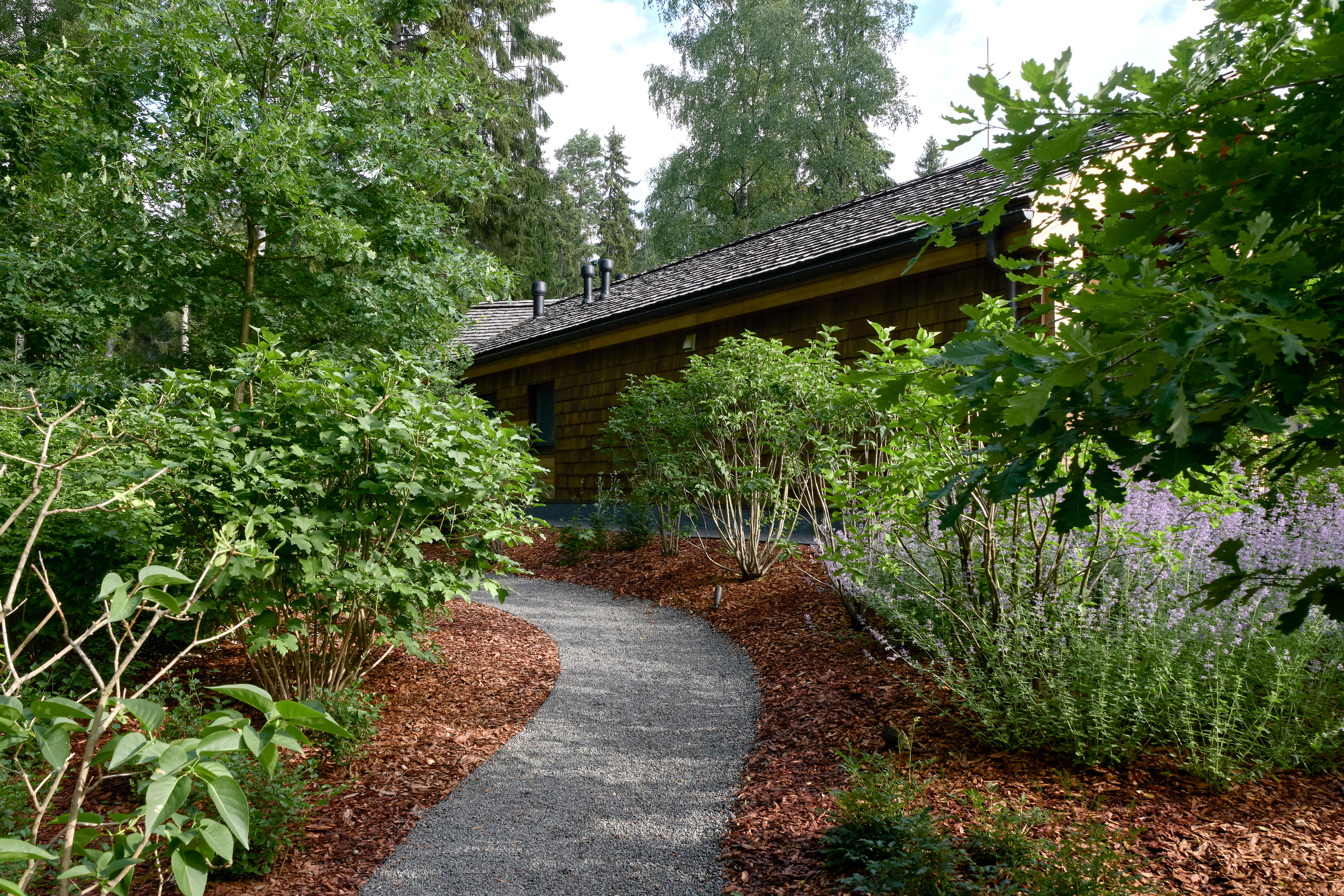 Ландшафтный и интерьерный фотограф Наталья Соловьева. Фотосъемка сада Усадьба Хрустальное для Валерия Федотова и ландшафтной студии lburo | interioto