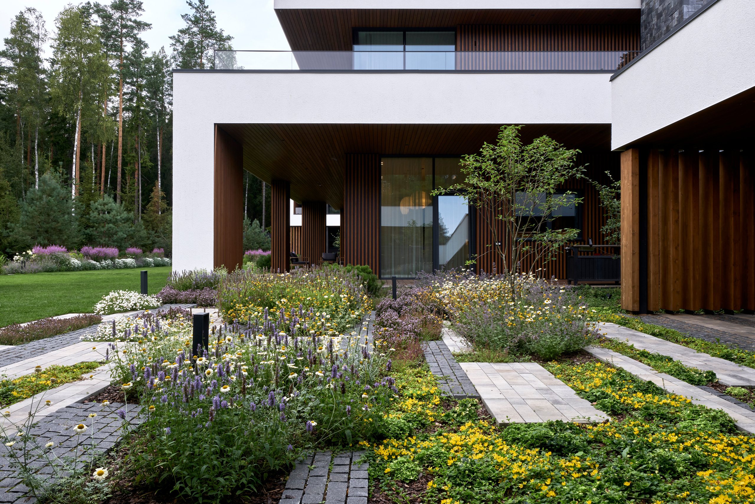 Ландшафтный и интерьерный фотограф Наталья Соловьева. Фотосъемка проекта сада Astragal для ландшафтной студии lburo | interioto