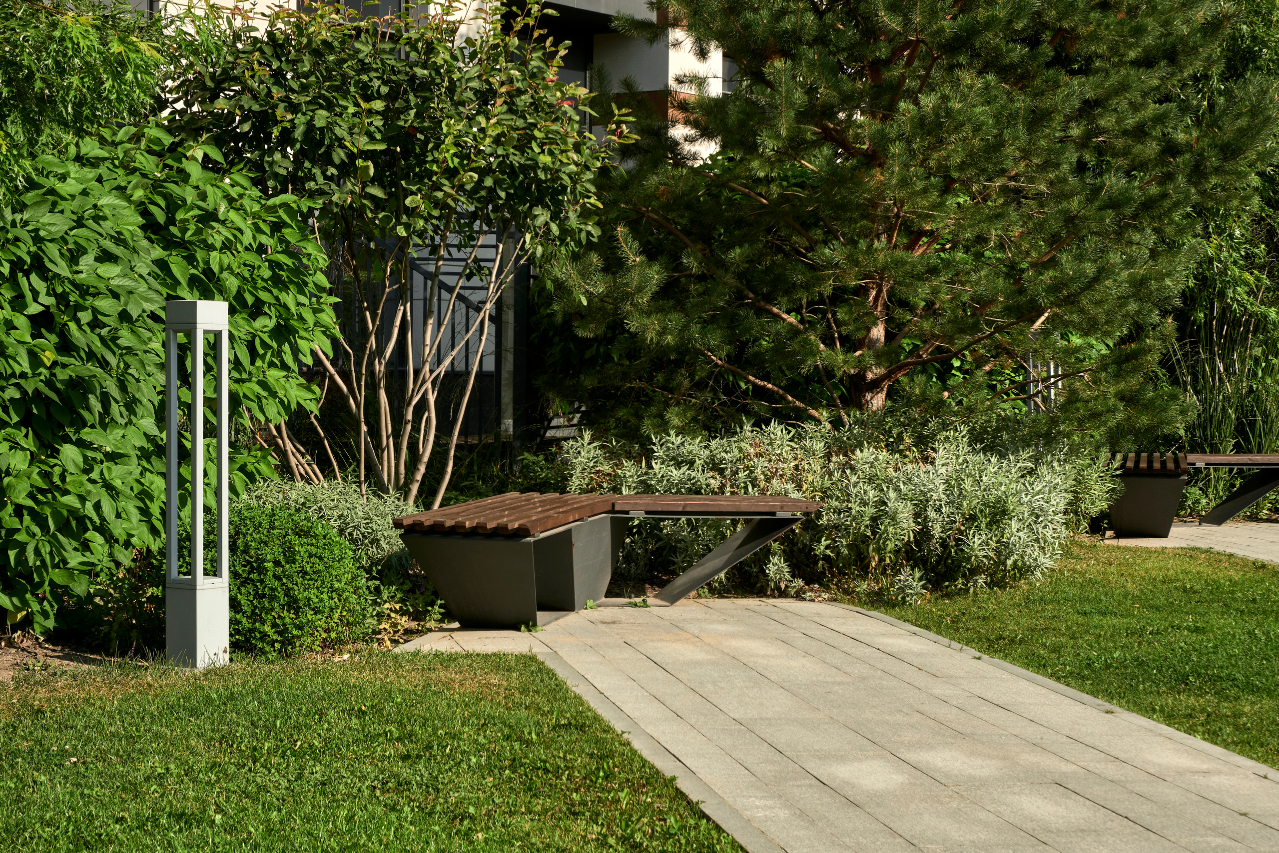 Ландшафтный и интерьерный фотограф Наталья Соловьева. Фотосъемка озеленения территории ЖК Bauhaus для ландшафтной студии lburo | interioto