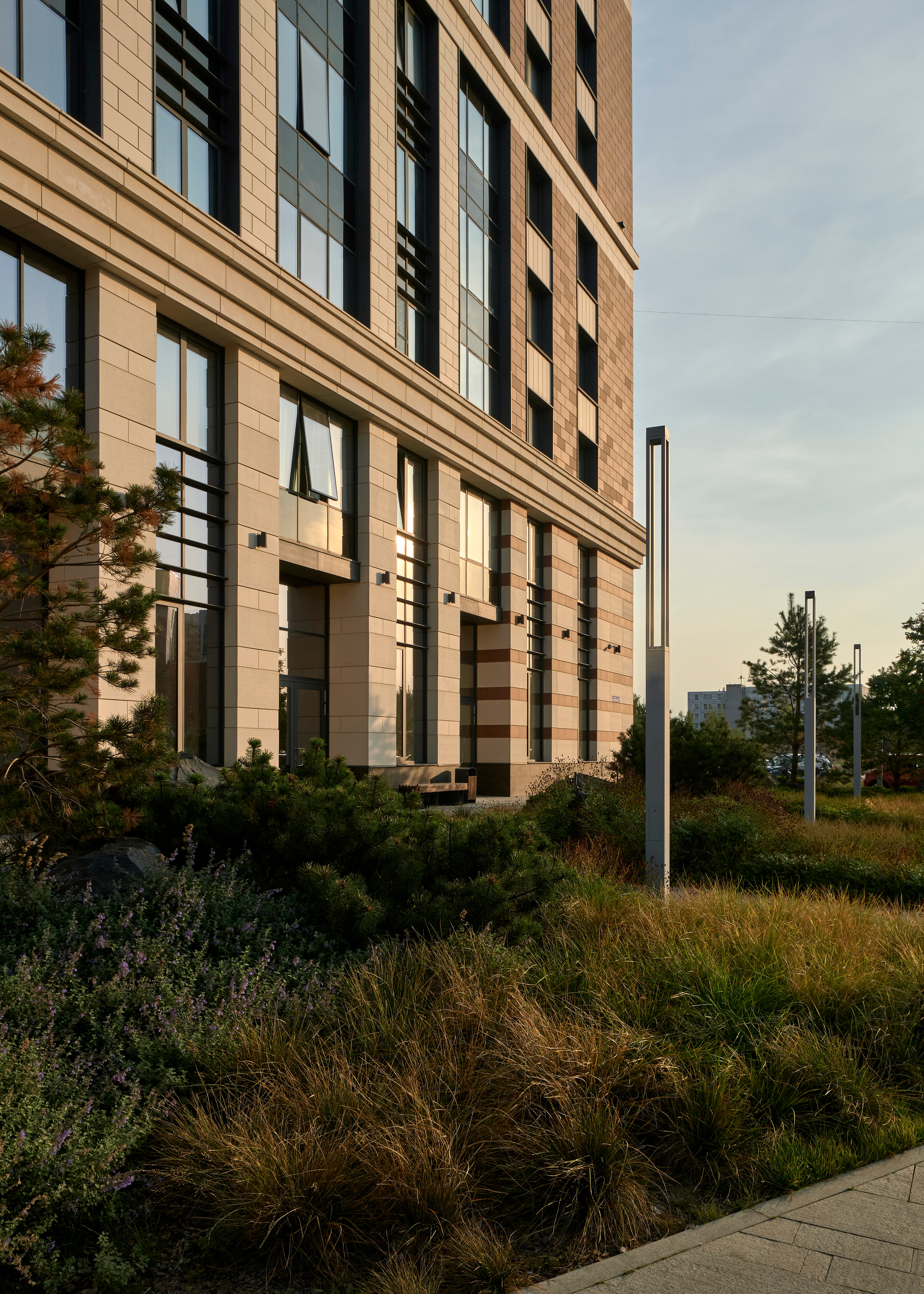 Ландшафтный и интерьерный фотограф Наталья Соловьева. Фотосъемка озеленения территории ЖК Bauhaus для ландшафтной студии lburo | interioto