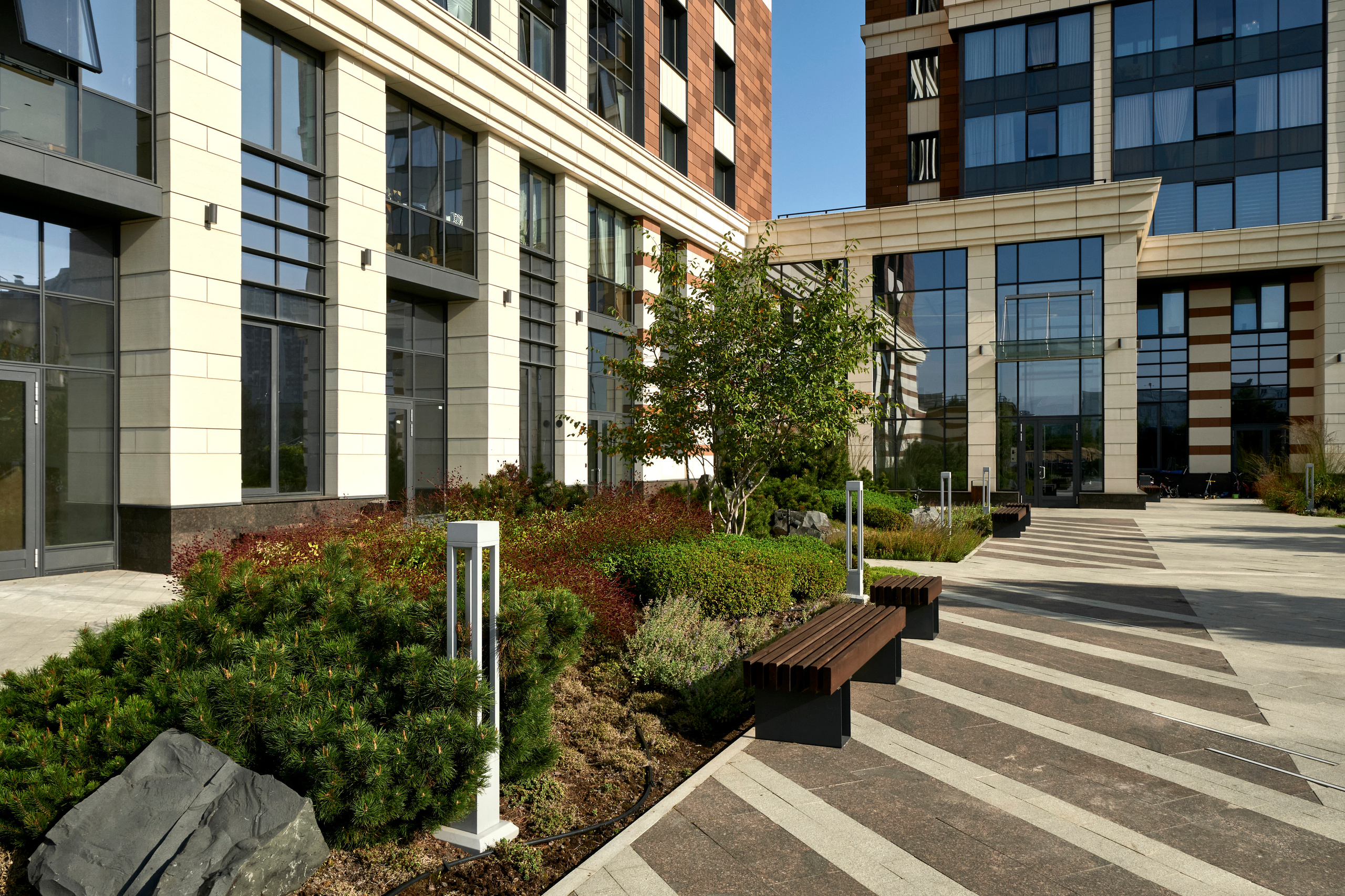 Ландшафтный и интерьерный фотограф Наталья Соловьева. Фотосъемка озеленения территории ЖК Bauhaus для ландшафтной студии lburo | interioto