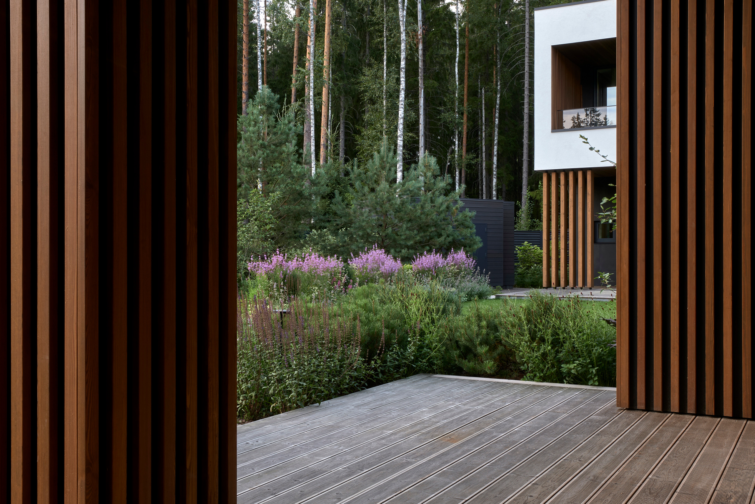 Ландшафтный и интерьерный фотограф Наталья Соловьева. Фотосъемка проекта сада Astragal для ландшафтной студии lburo | interioto