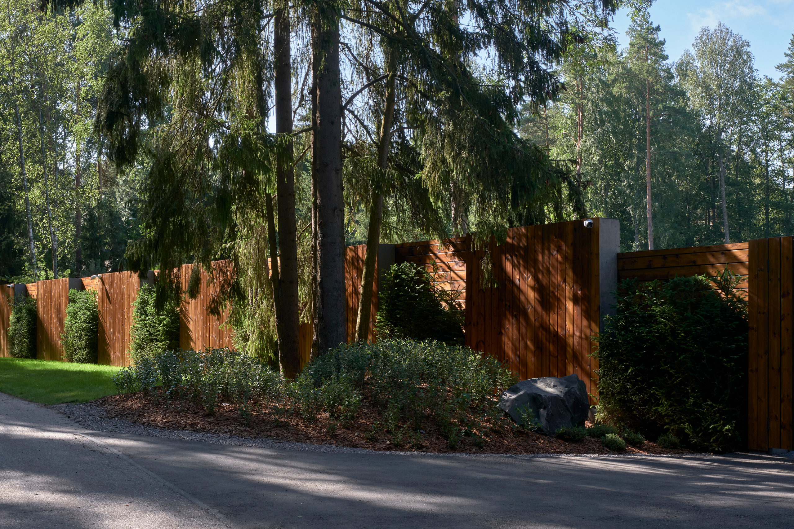 Ландшафтный и интерьерный фотограф Наталья Соловьева. Фотосъемка сада Усадьба Хрустальное для Валерия Федотова и ландшафтной студии lburo | interioto