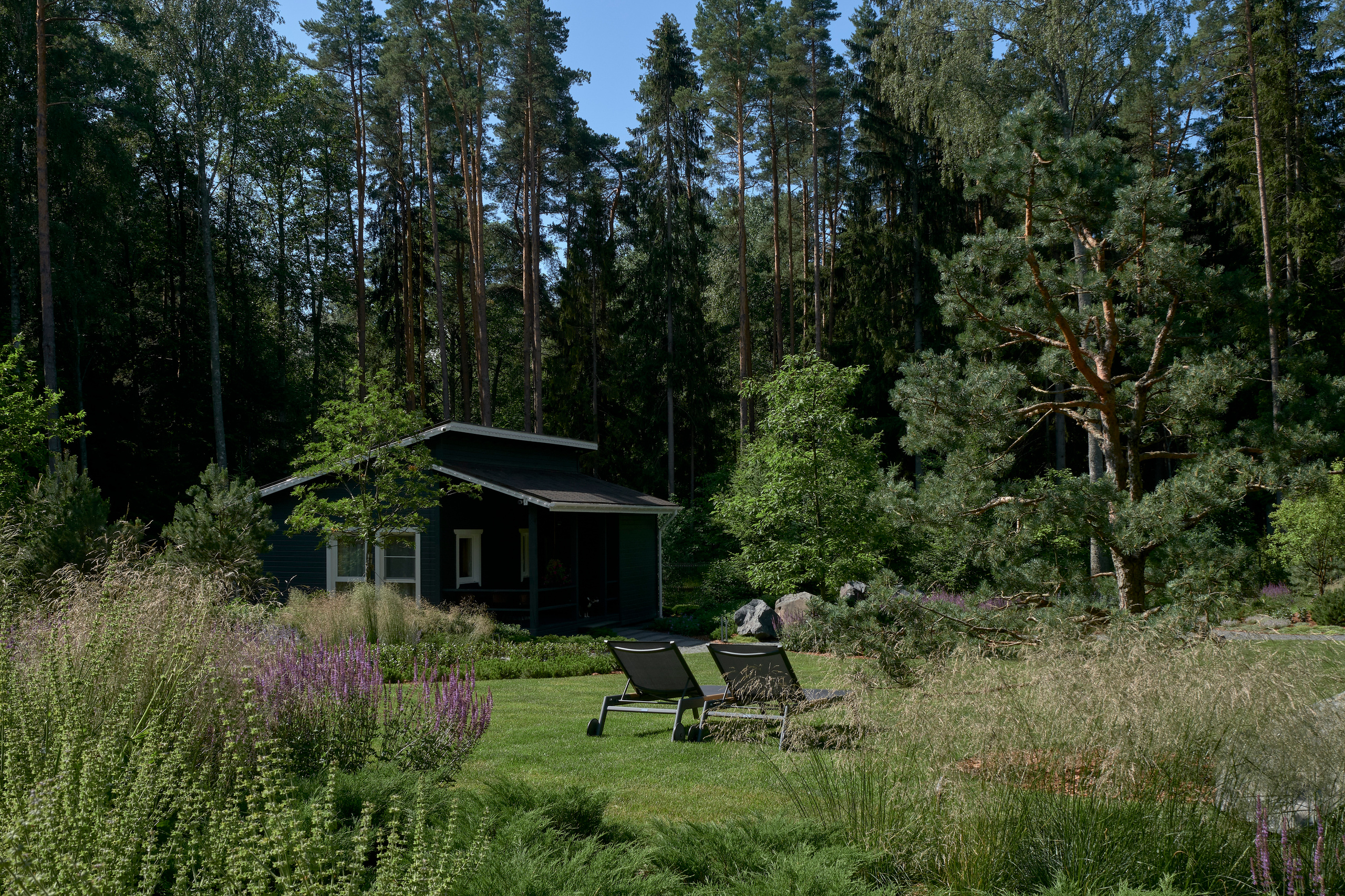 Ландшафтный и интерьерный фотограф Наталья Соловьева. Фотосъемка сада Усадьба Хрустальное для Валерия Федотова и ландшафтной студии lburo | interioto
