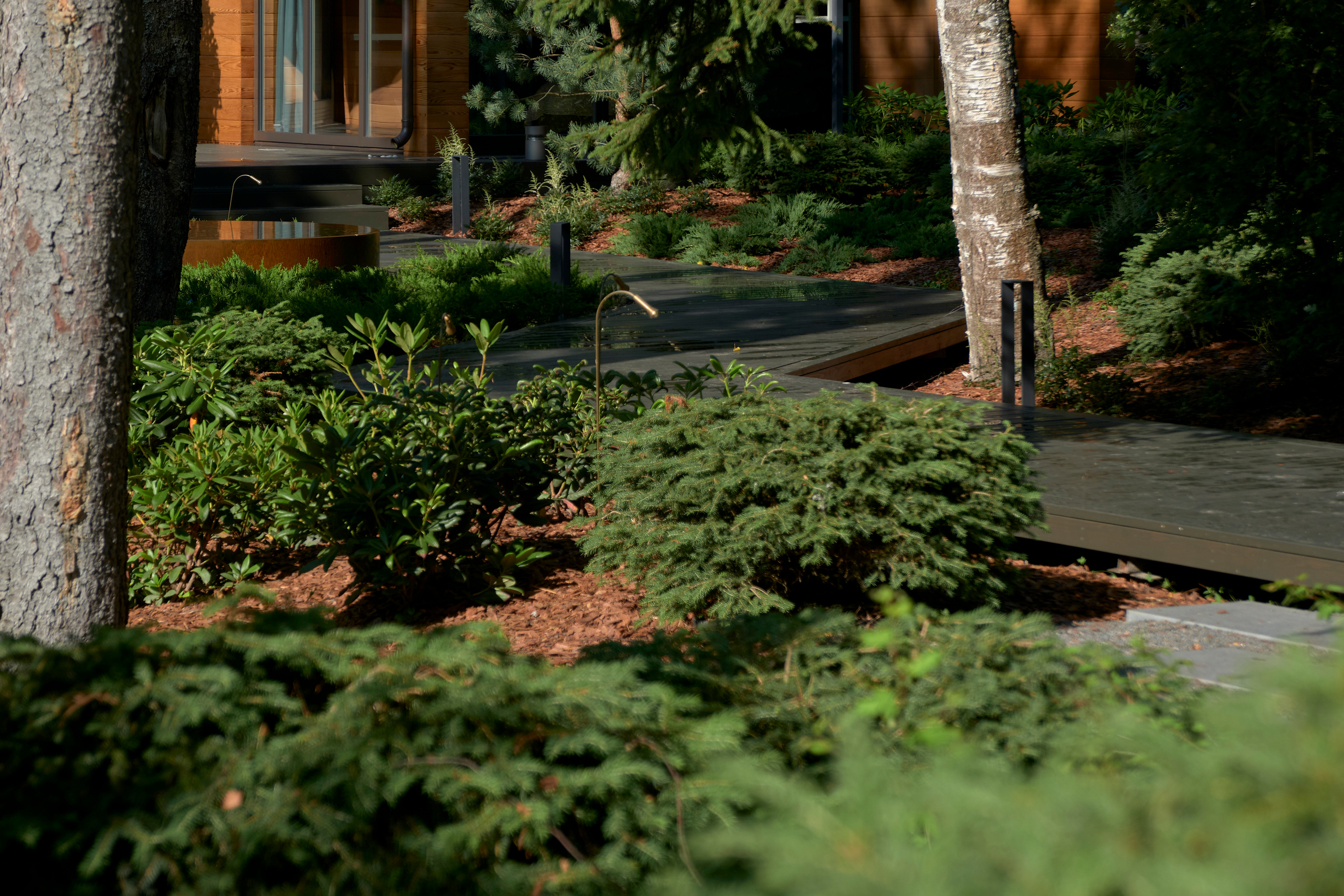 Ландшафтный и интерьерный фотограф Наталья Соловьева. Фотосъемка сада Усадьба Хрустальное для Валерия Федотова и ландшафтной студии lburo | interioto