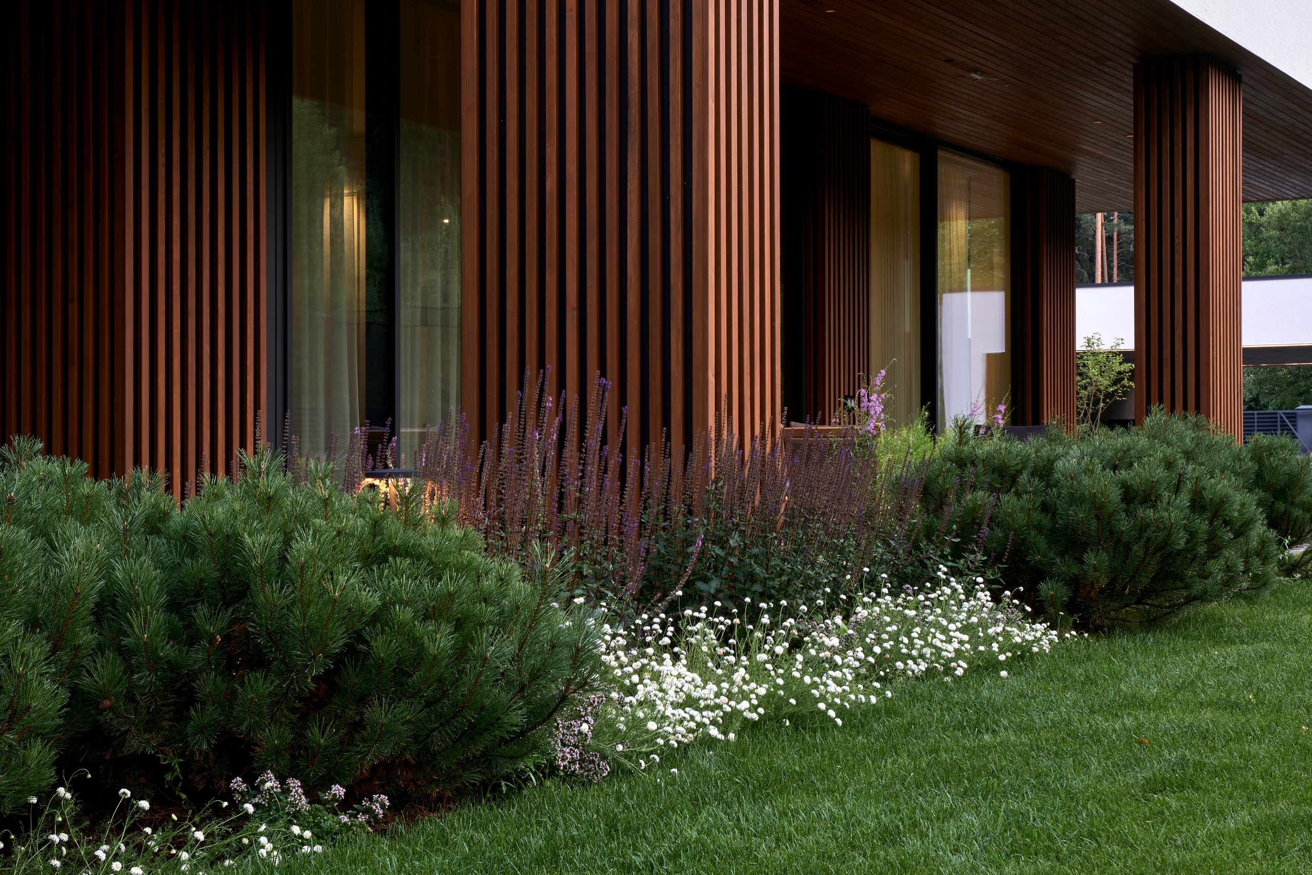 Ландшафтный и интерьерный фотограф Наталья Соловьева. Фотосъемка проекта сада Astragal для ландшафтной студии lburo | interioto